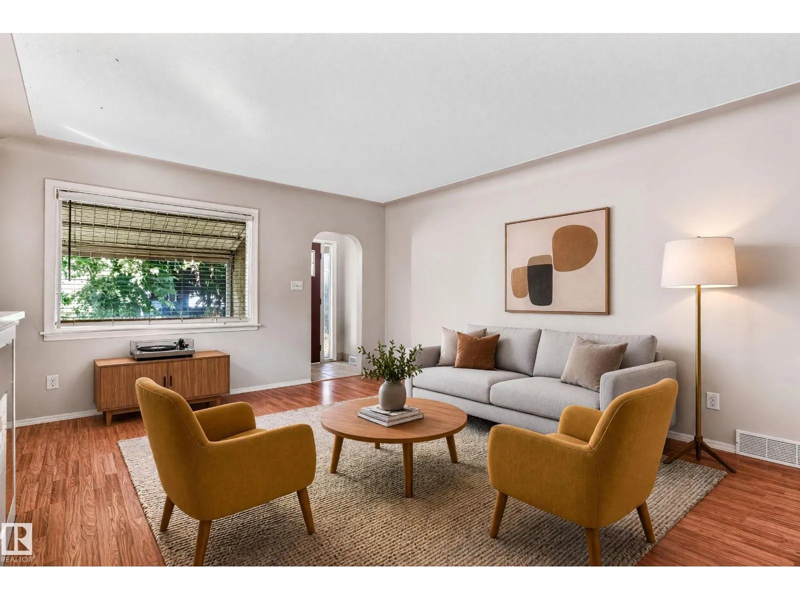 11811 70 ST NW