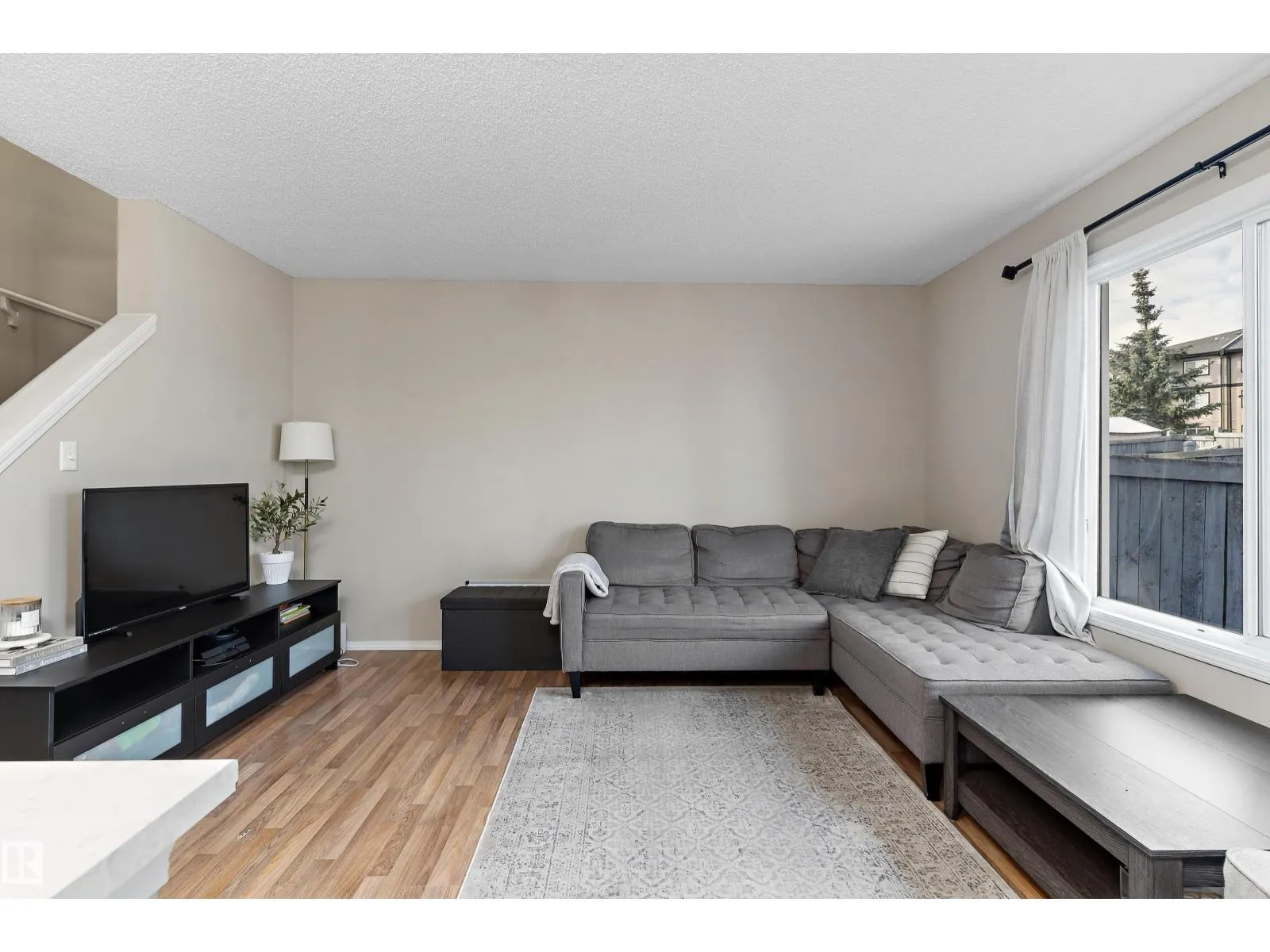 5950 164 AV NW