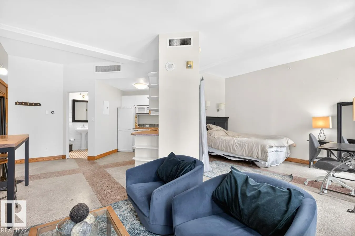 #801 10134 100 ST NW