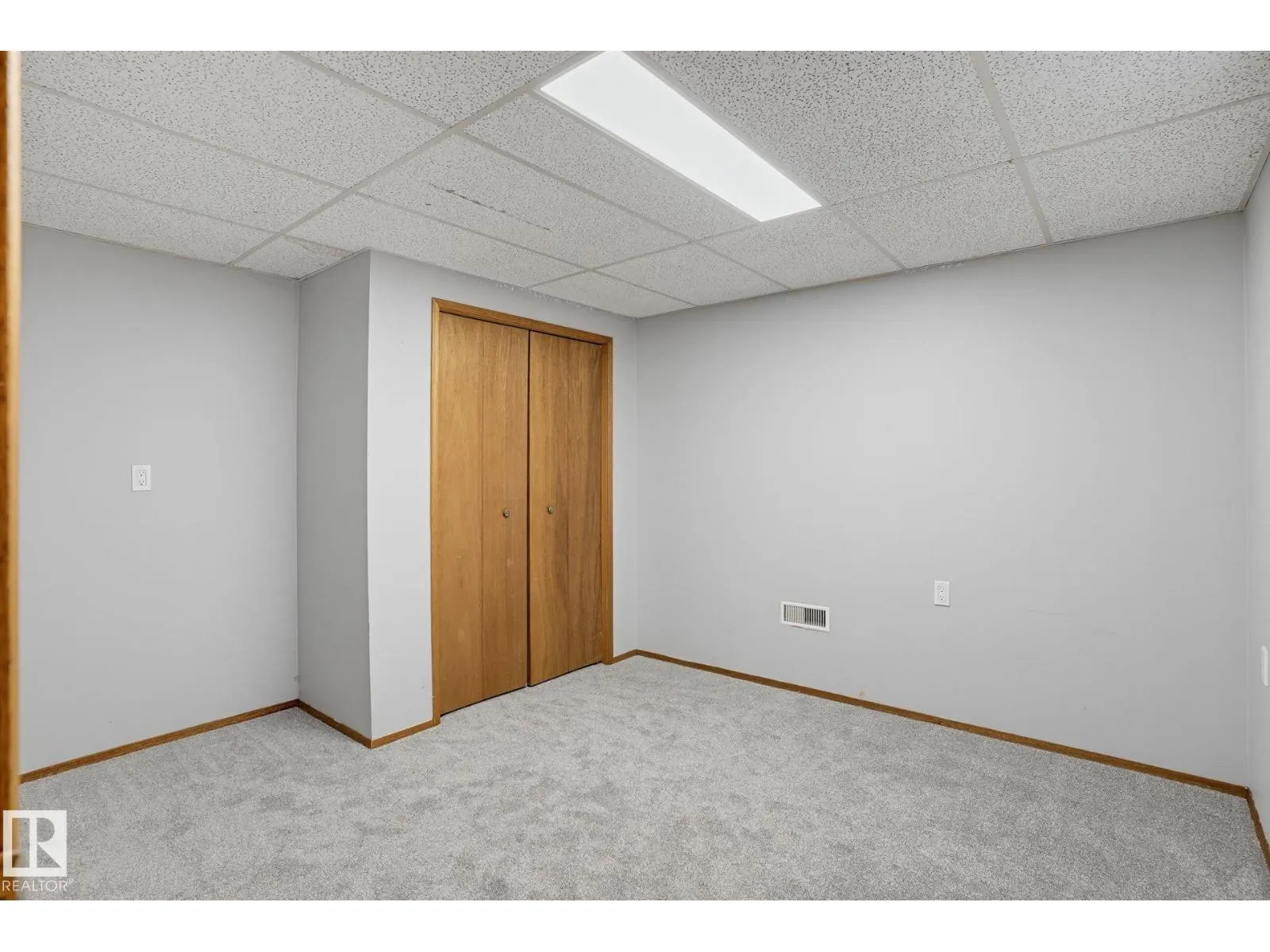 64 WINCHESTER AV