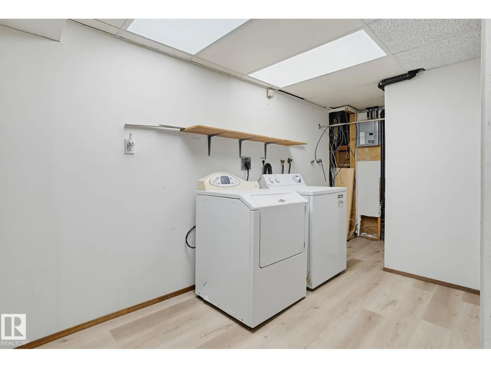 64 WINCHESTER AV