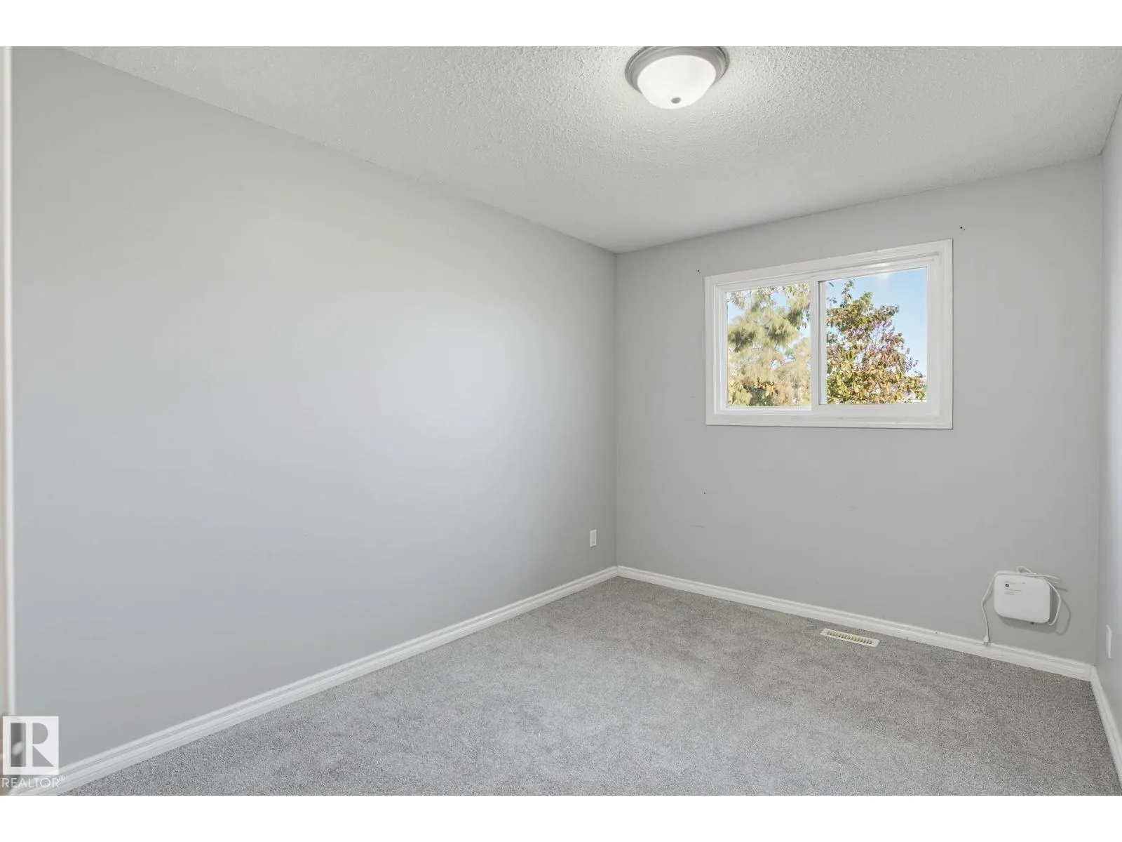 64 WINCHESTER AV