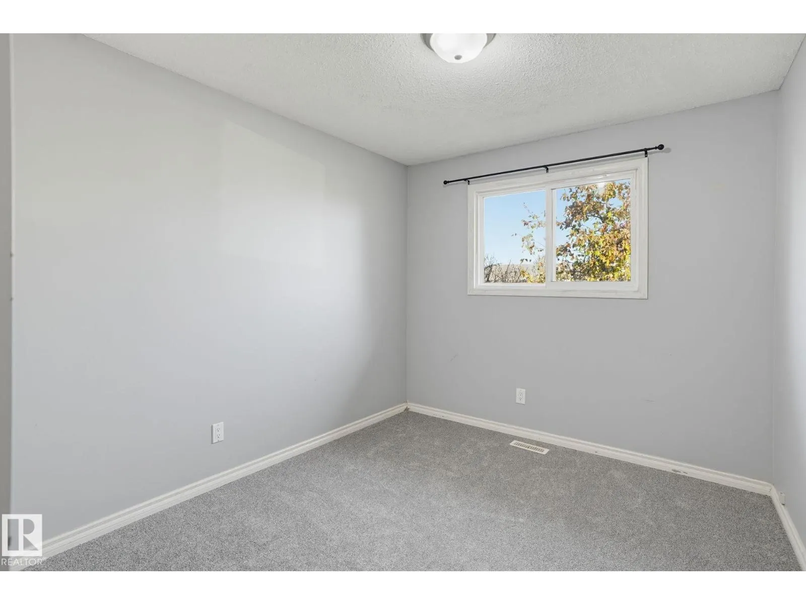 64 WINCHESTER AV