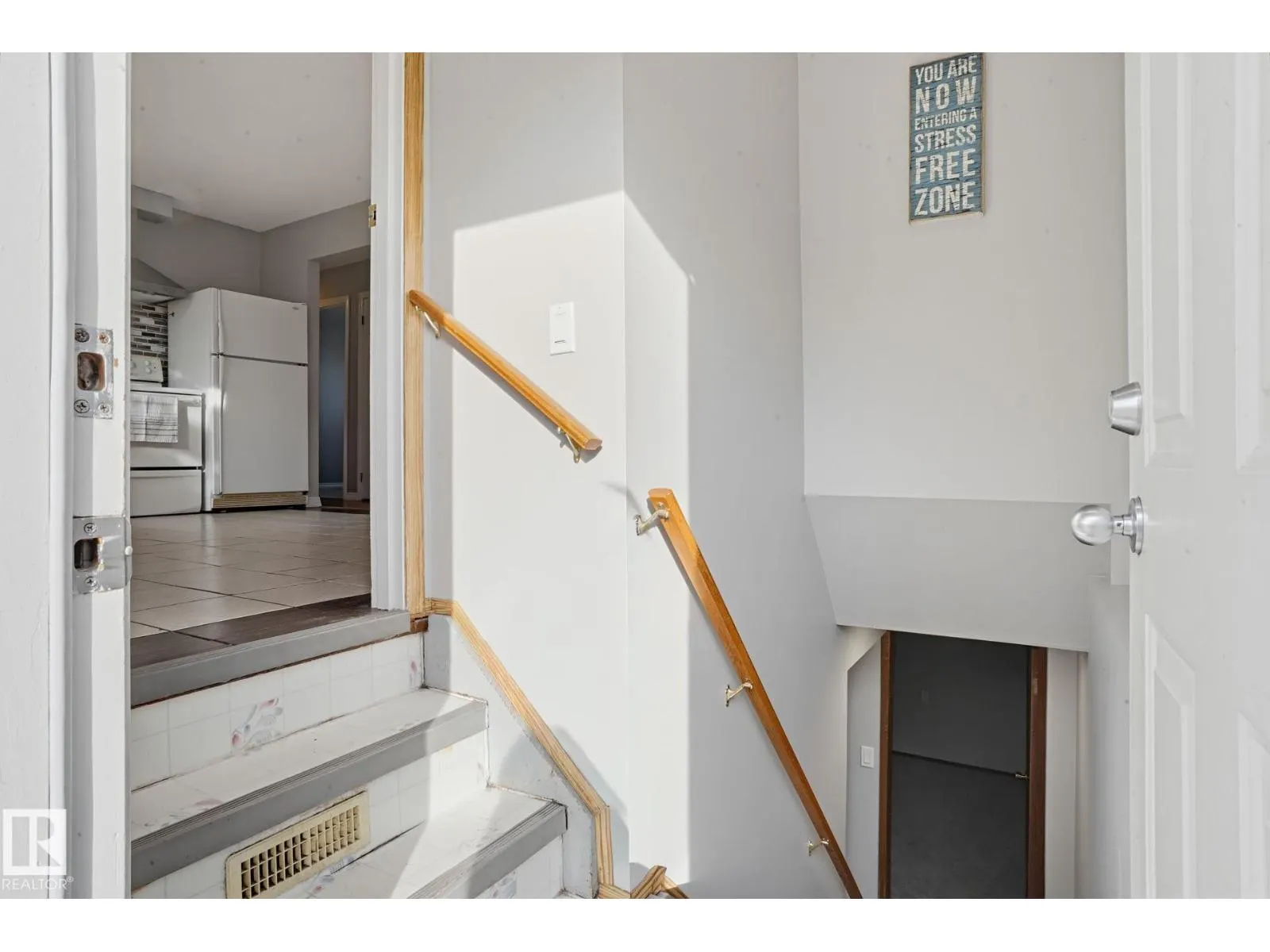 64 WINCHESTER AV