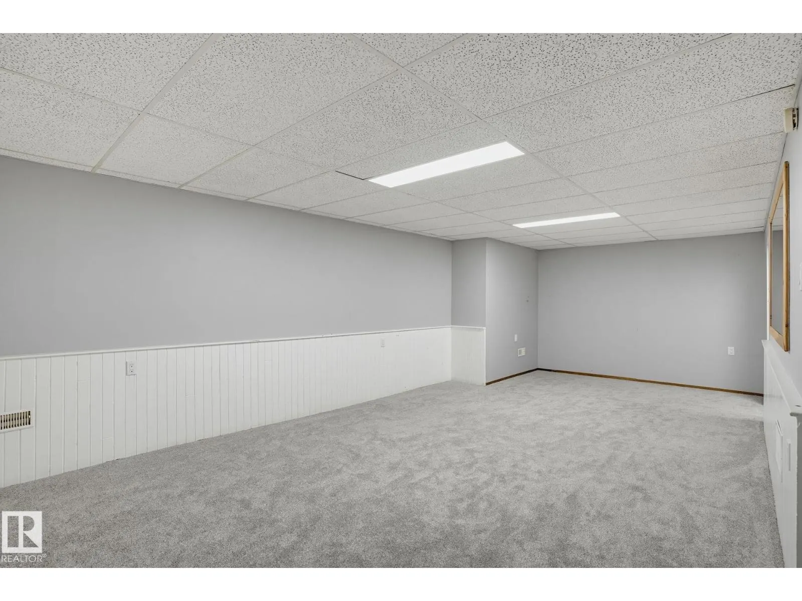 64 WINCHESTER AV