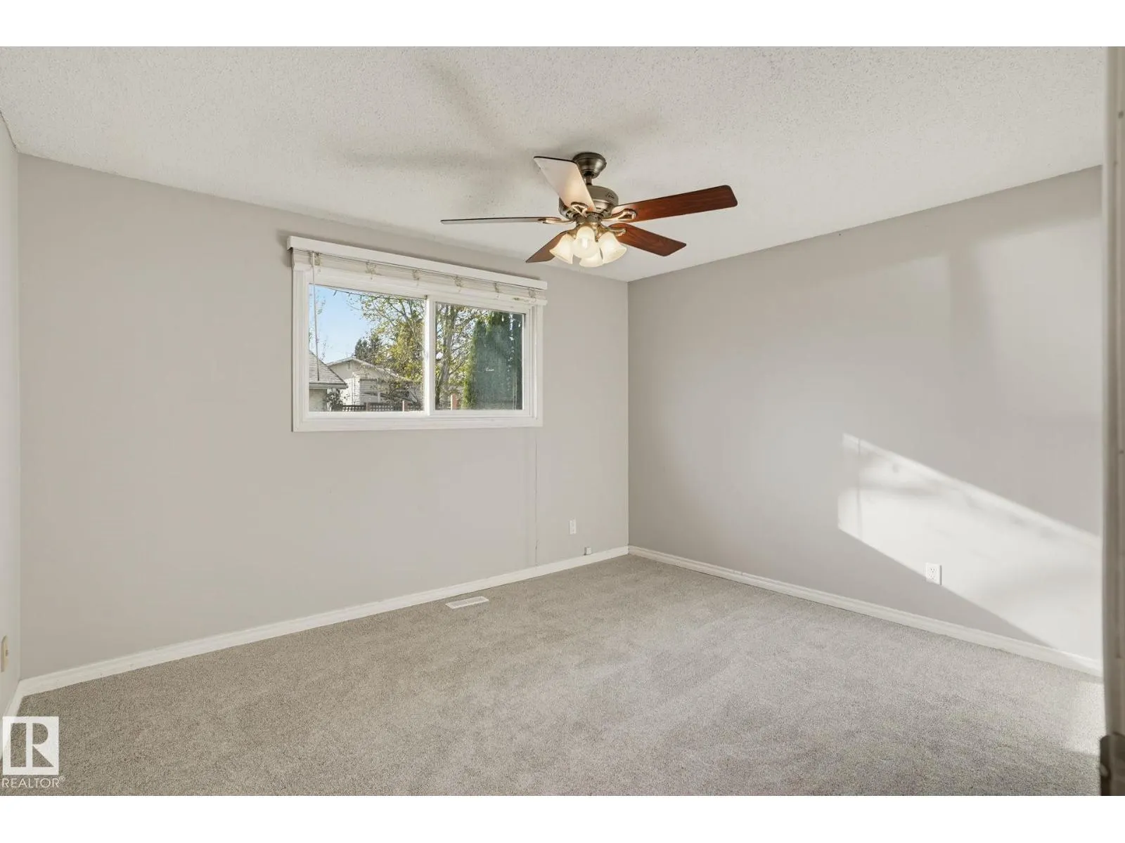 64 WINCHESTER AV