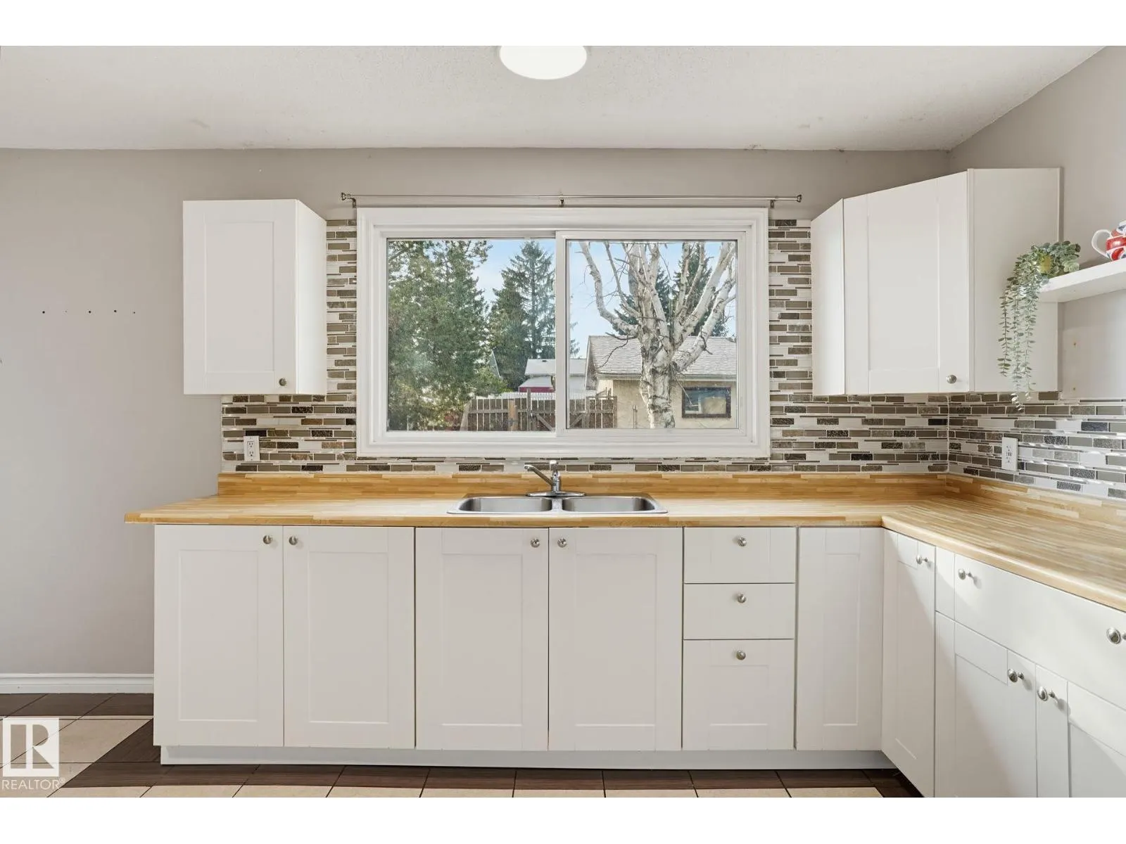 64 WINCHESTER AV