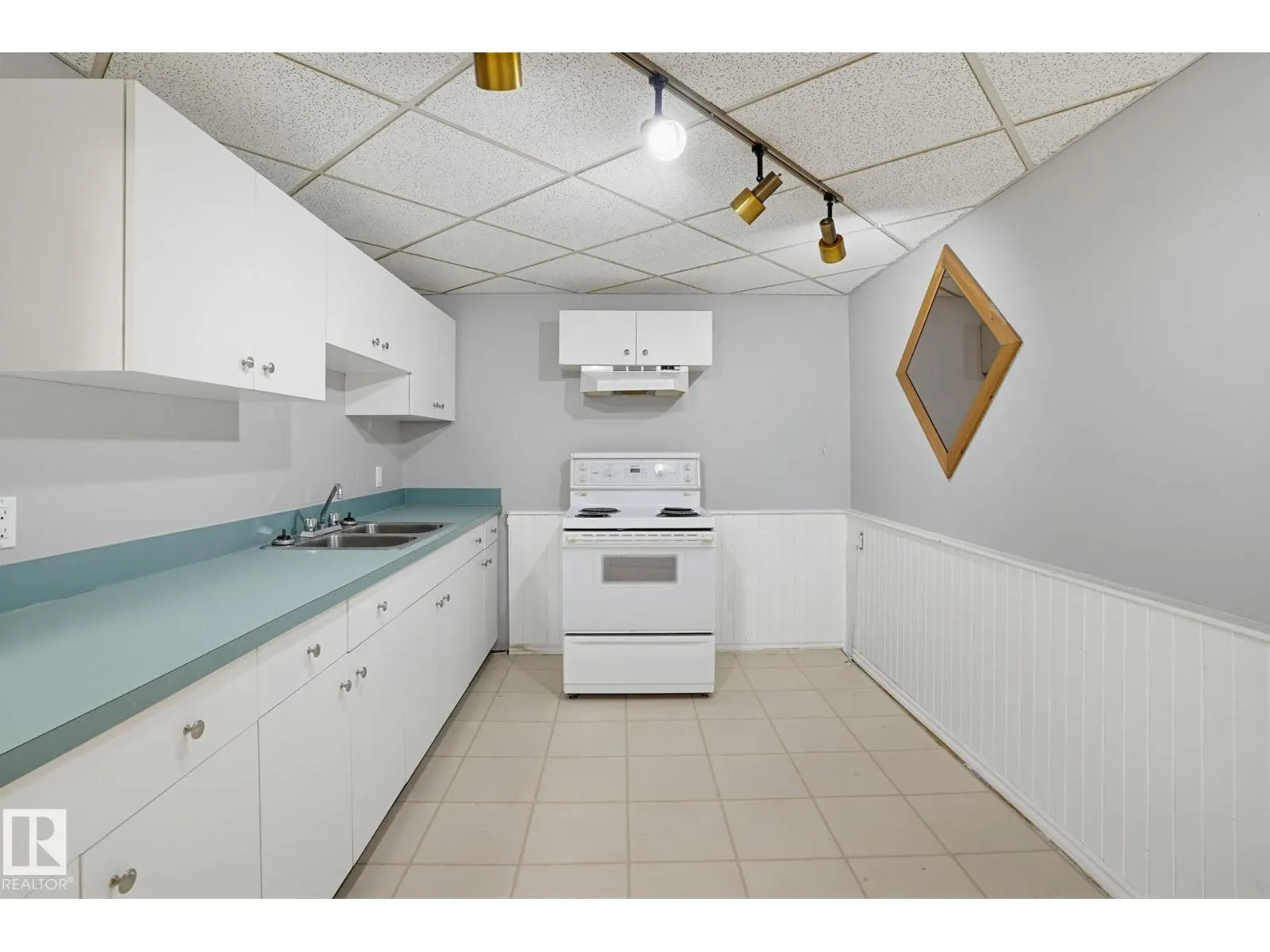 64 WINCHESTER AV