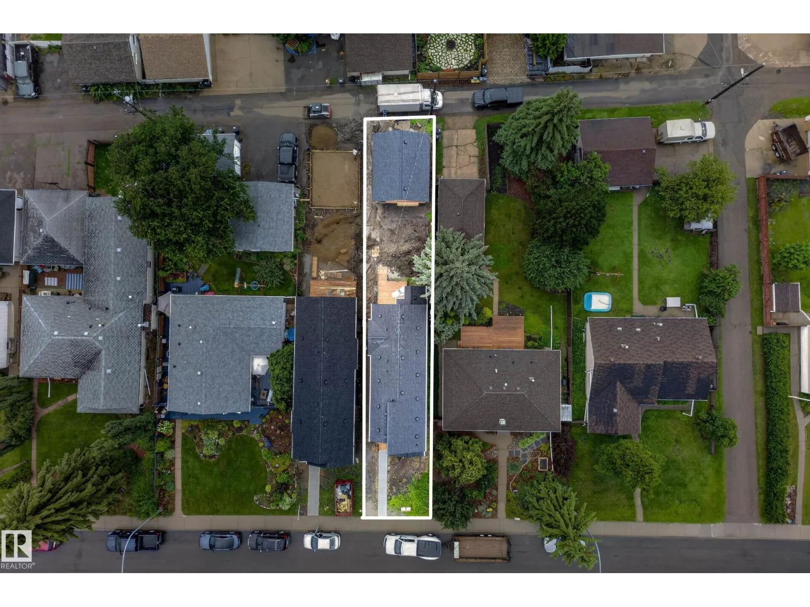 5604 105 AV NW
