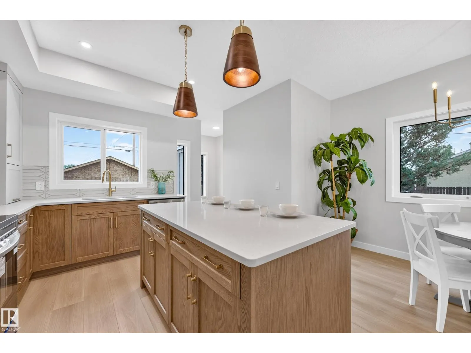 5604 105 AV NW