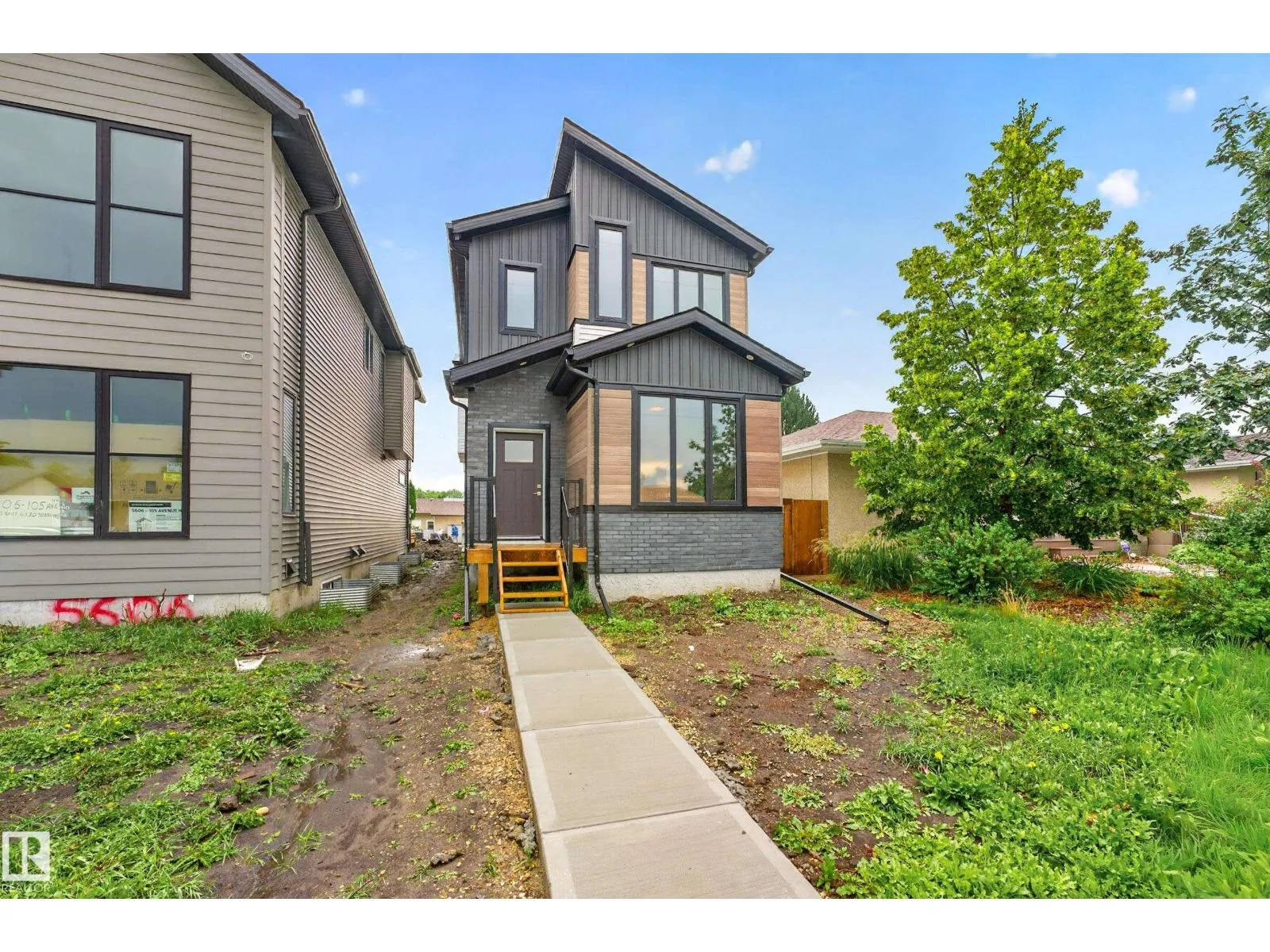 5604 105 AV NW