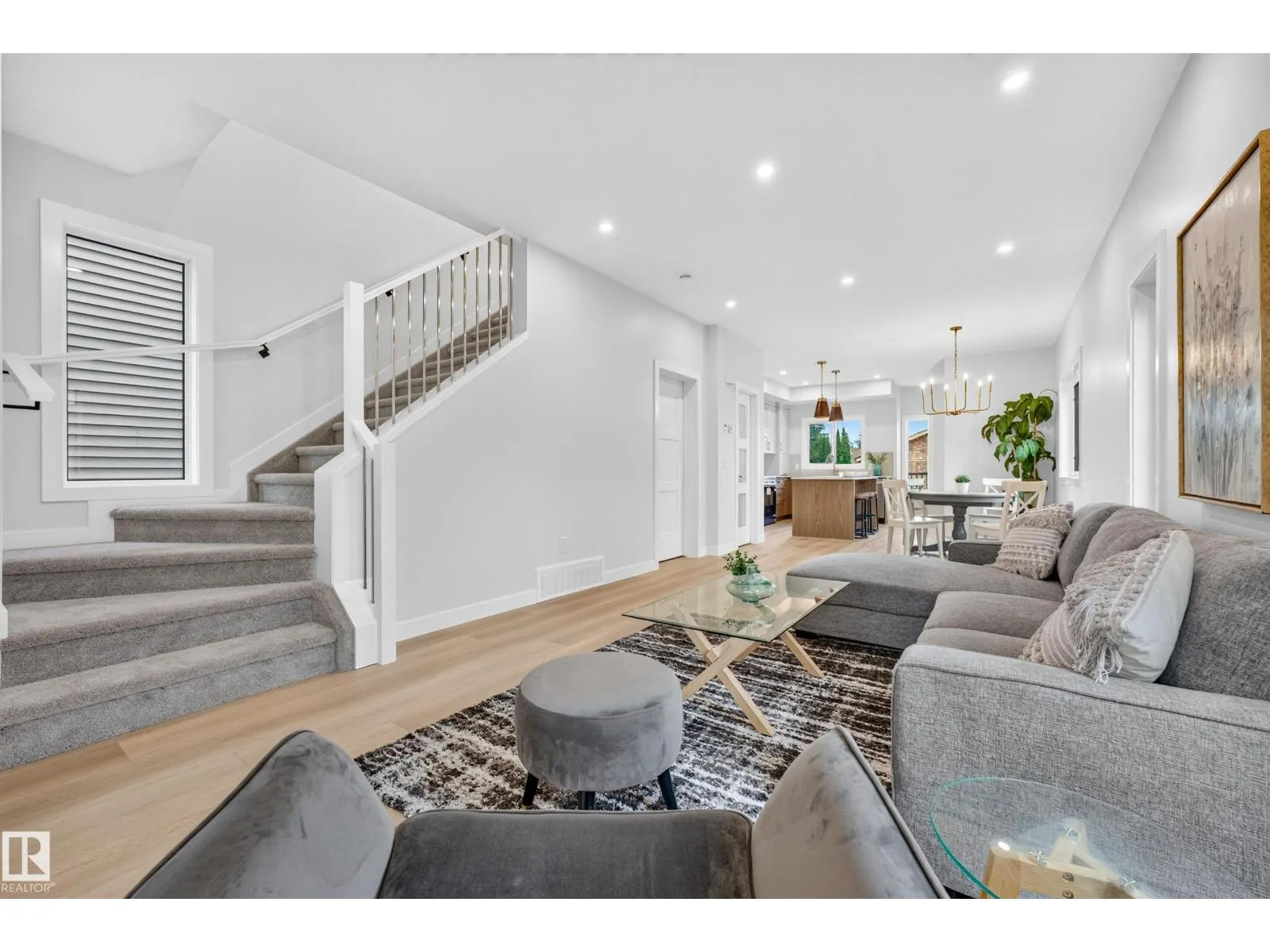 5604 105 AV NW