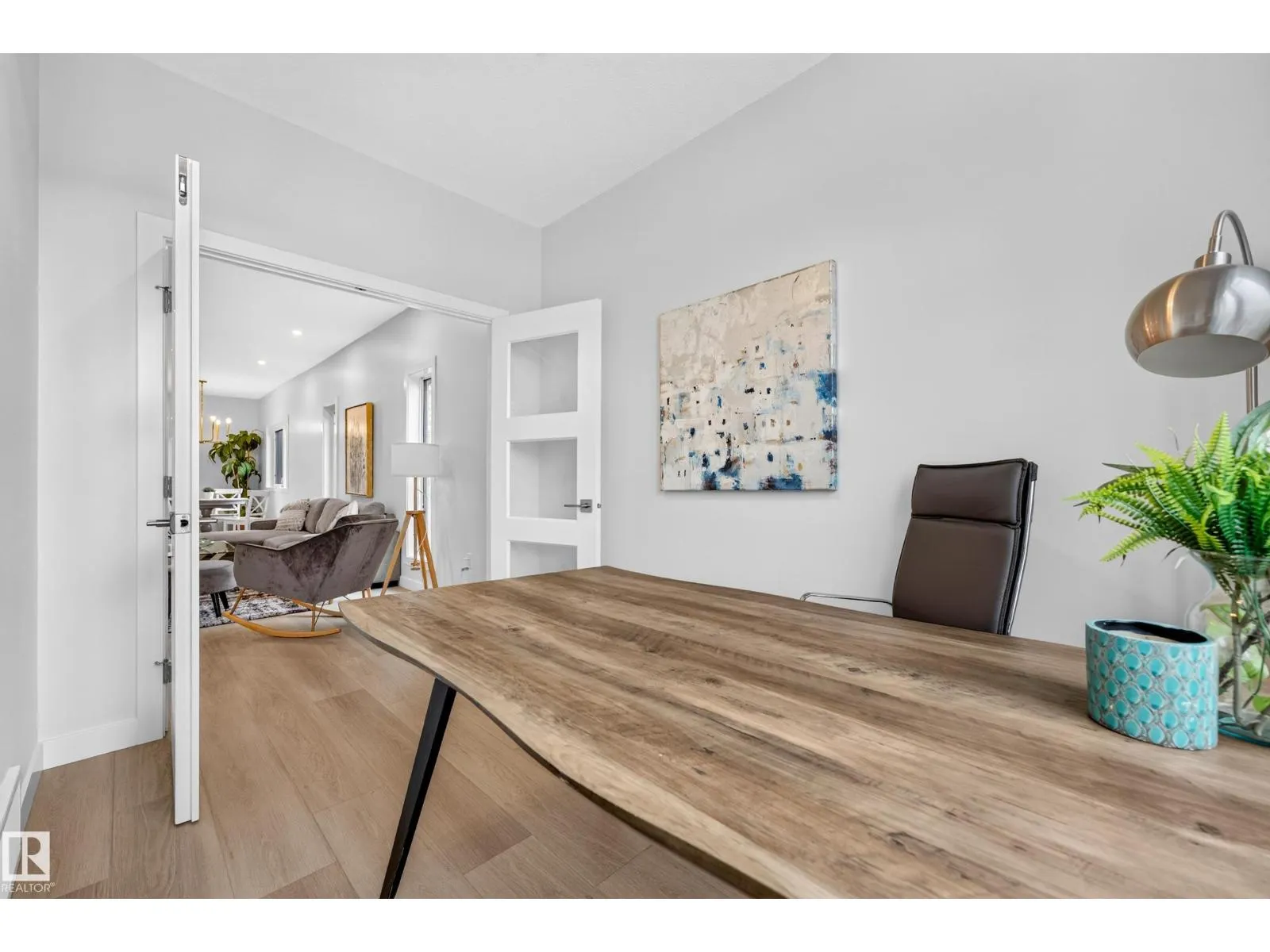 5604 105 AV NW