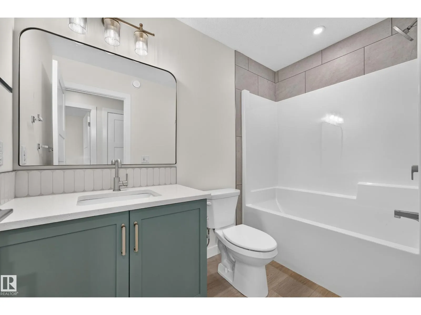 5604 105 AV NW