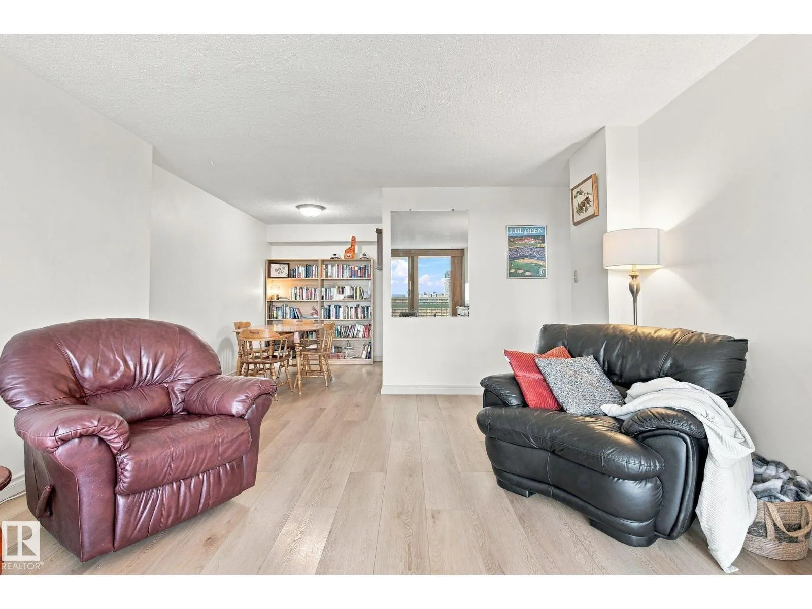 #1507 9835 113 ST NW