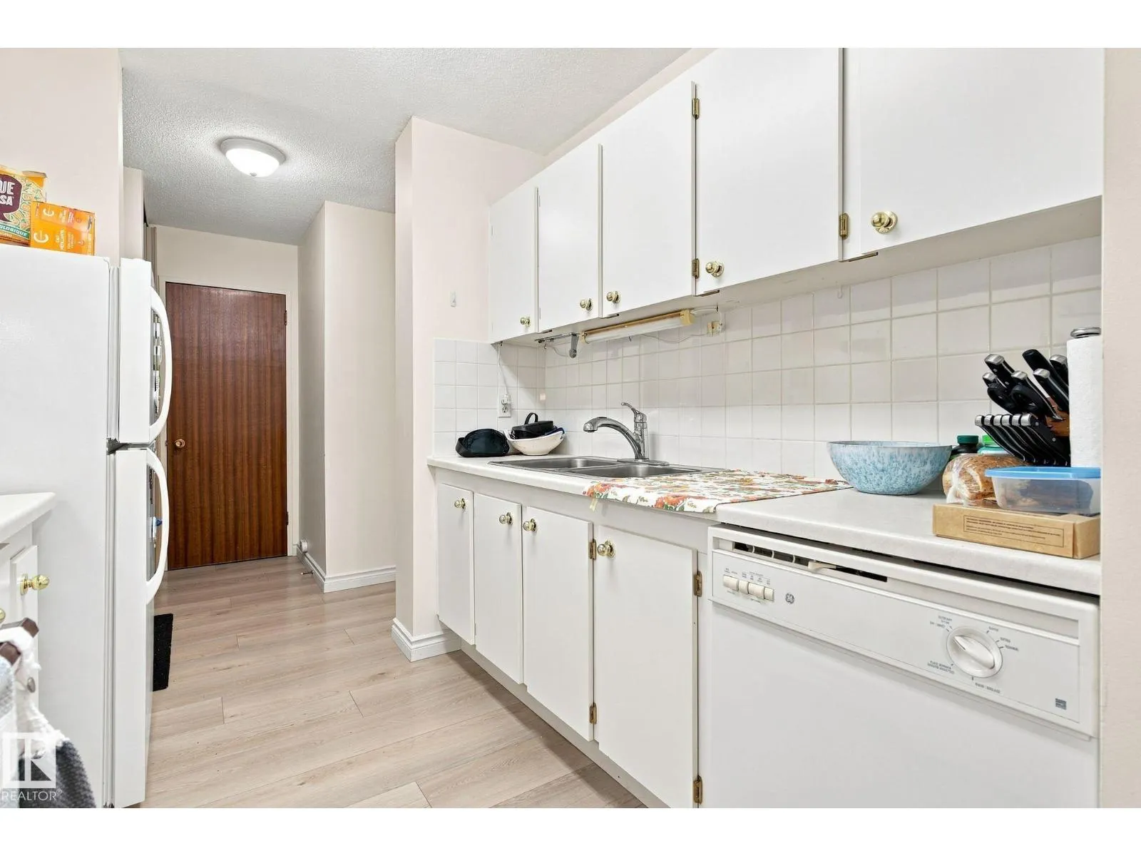 #1507 9835 113 ST NW