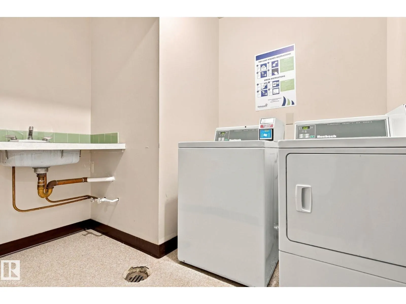 #1507 9835 113 ST NW