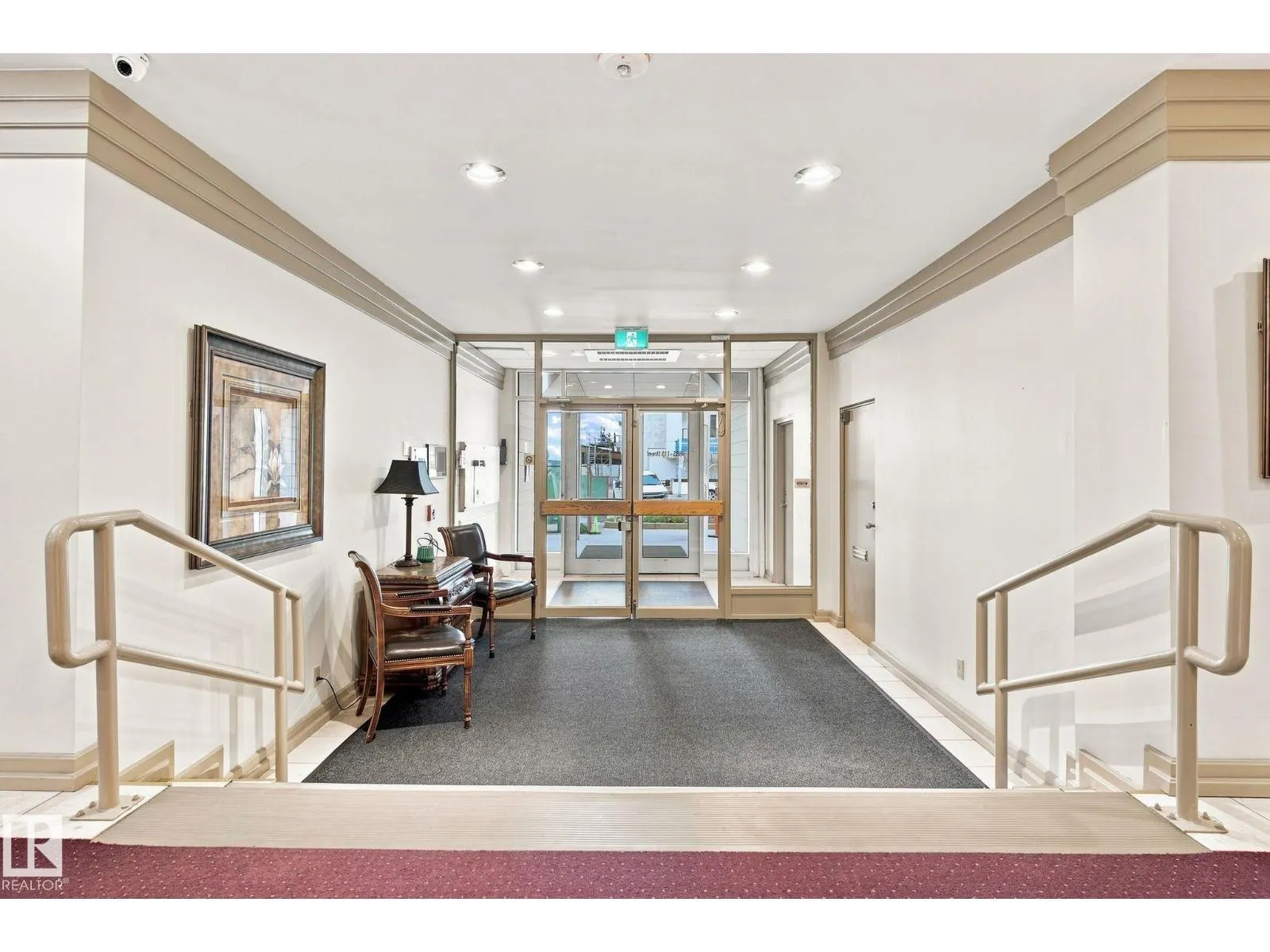 #1507 9835 113 ST NW