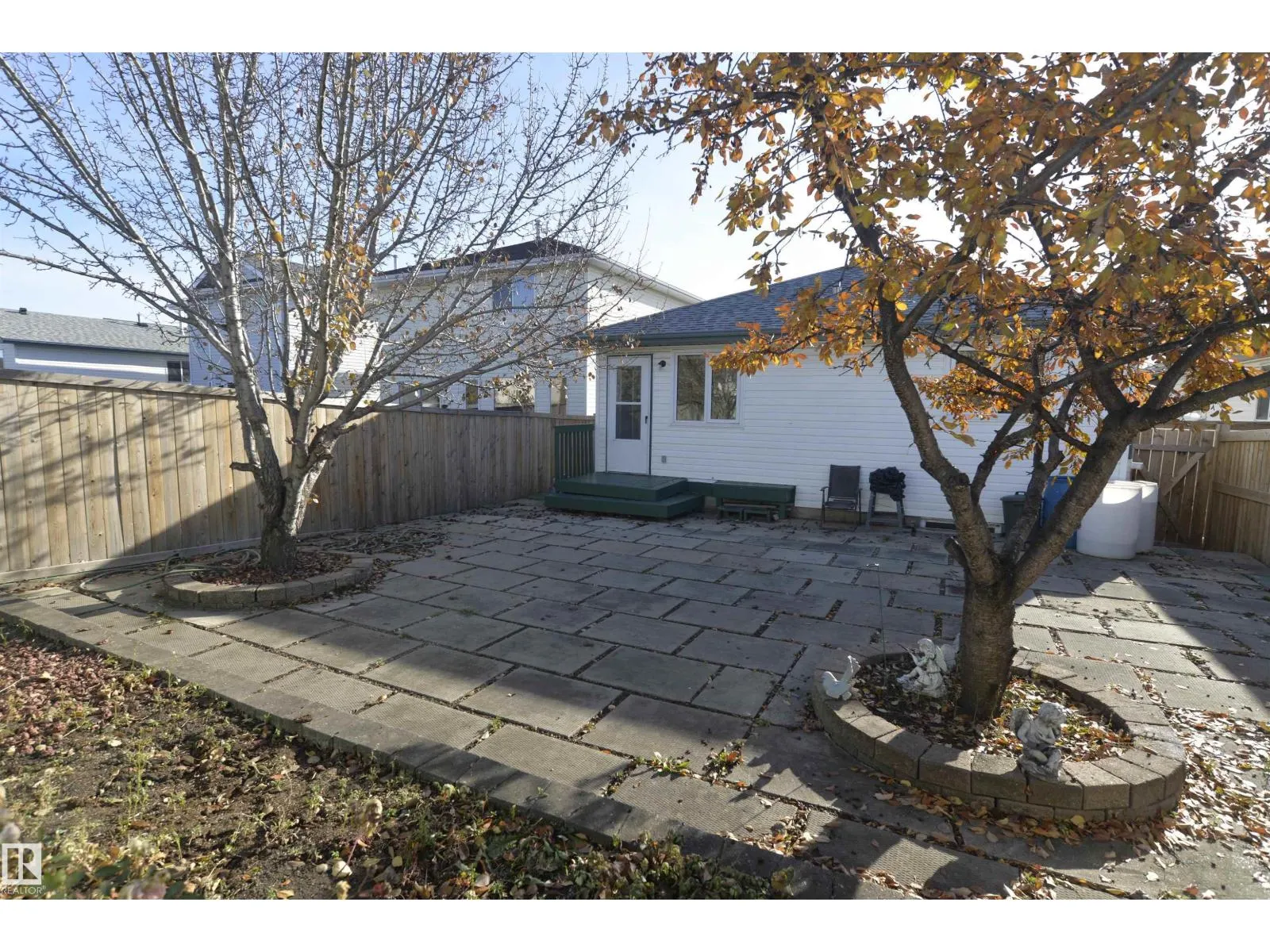 7936 154 AV NW