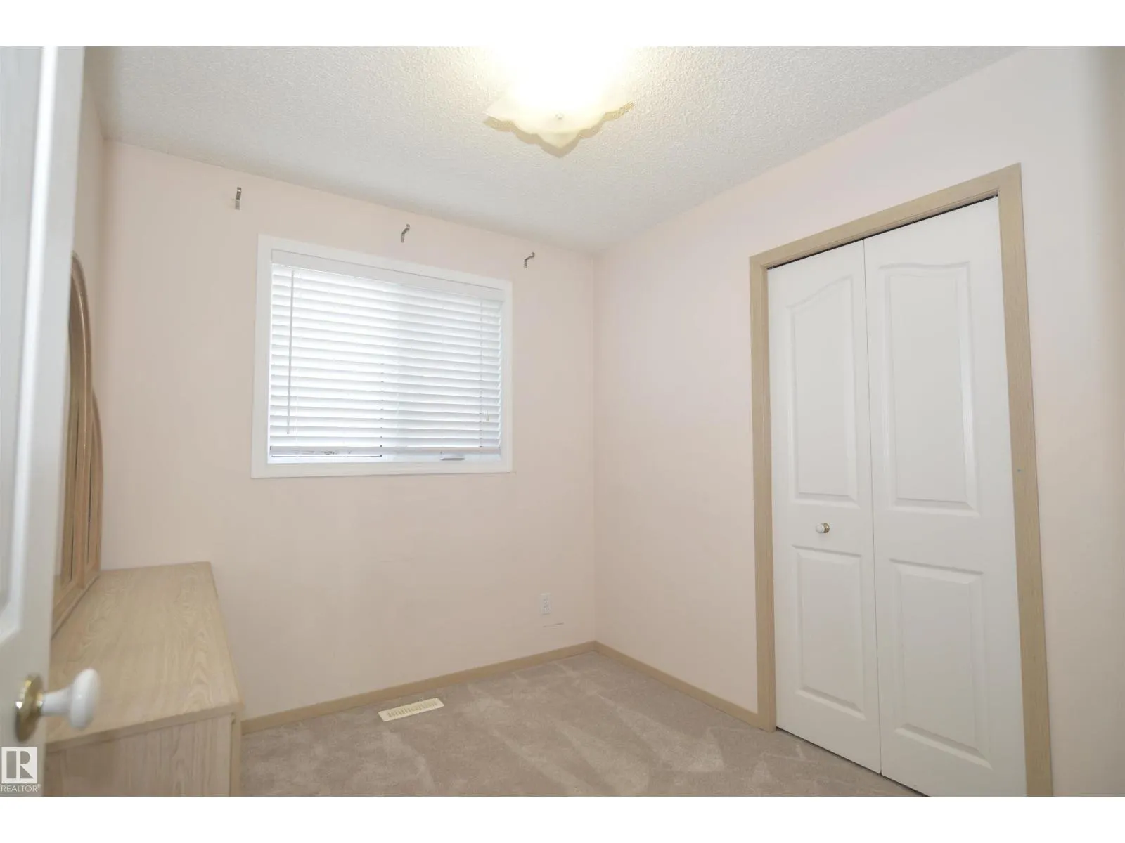 7936 154 AV NW