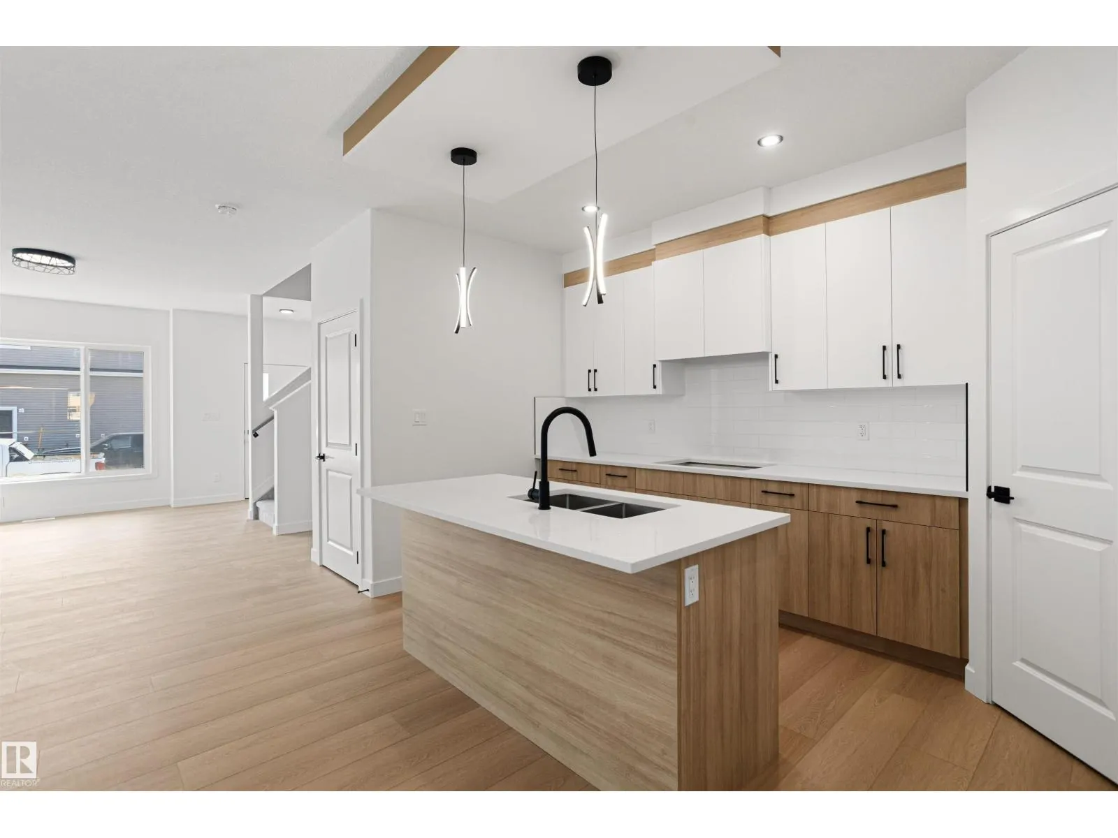 1508 209 ST NW