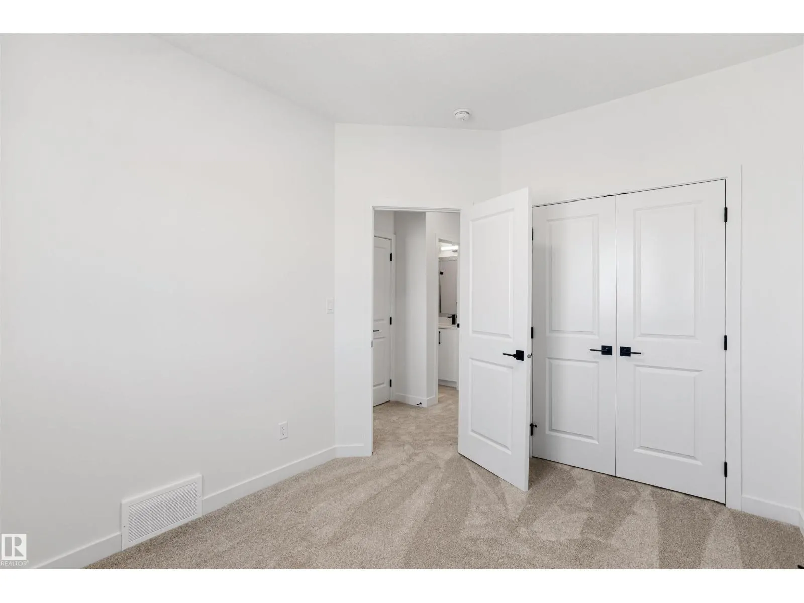 1508 209 ST NW