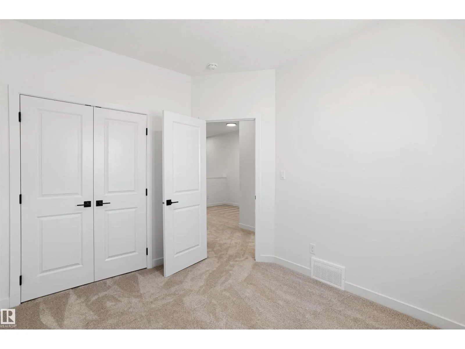 1508 209 ST NW