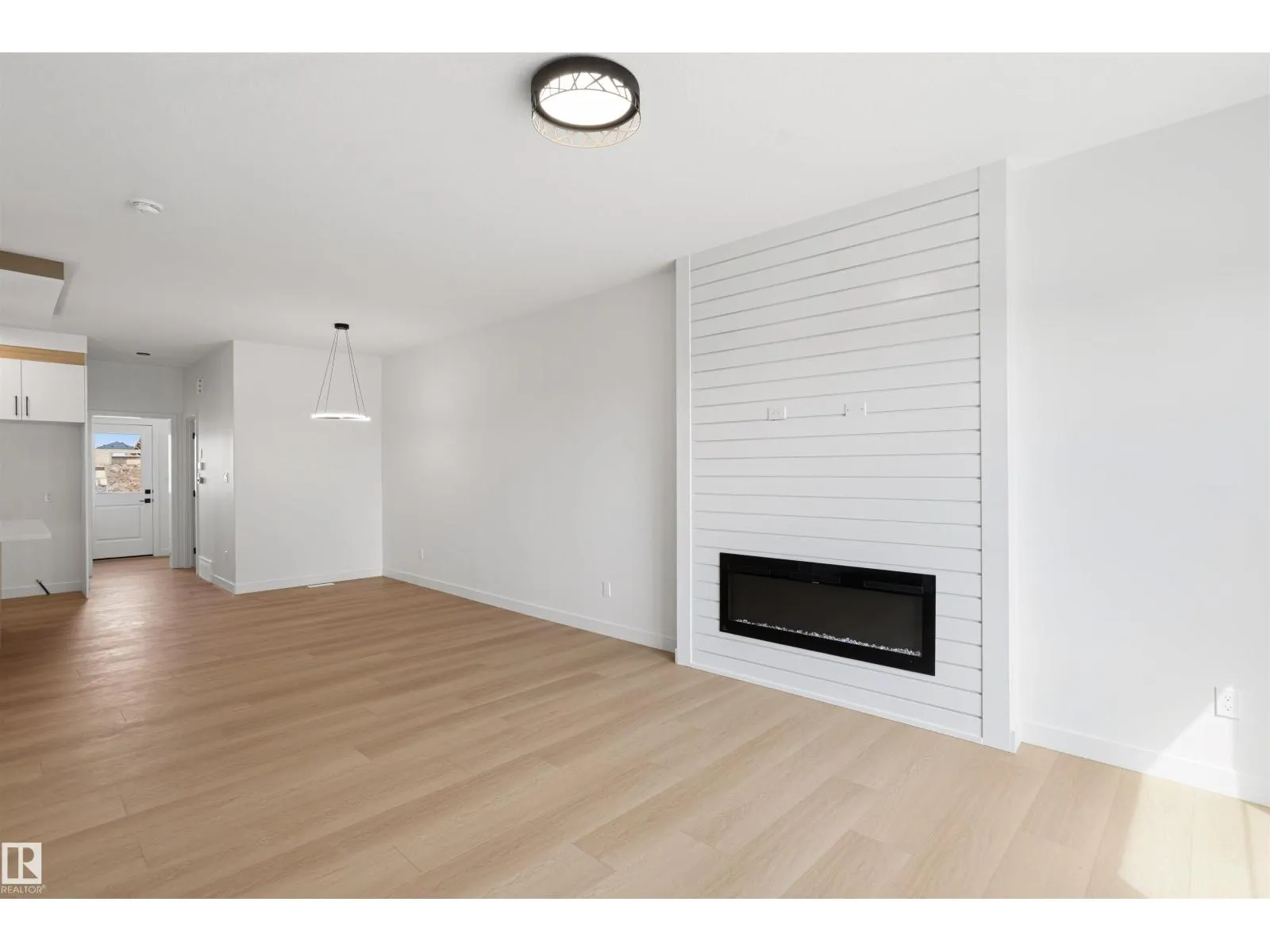 1508 209 ST NW