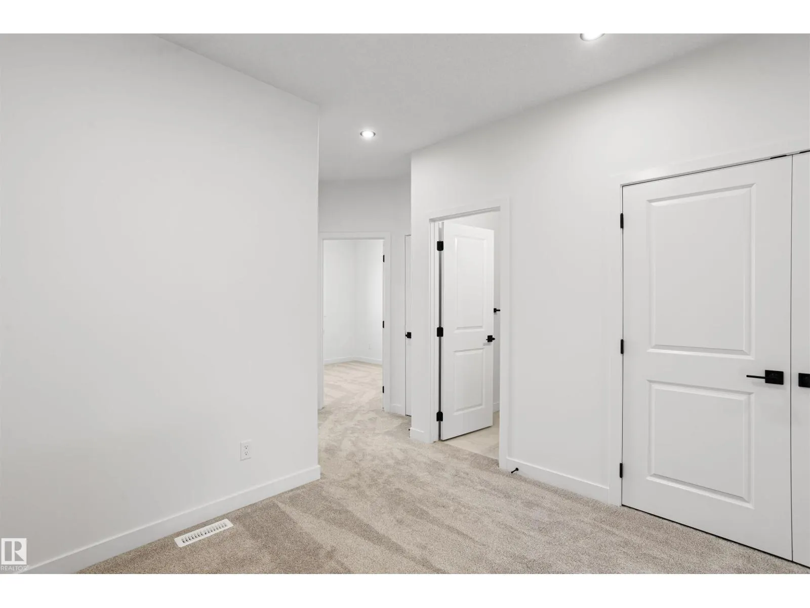 1508 209 ST NW