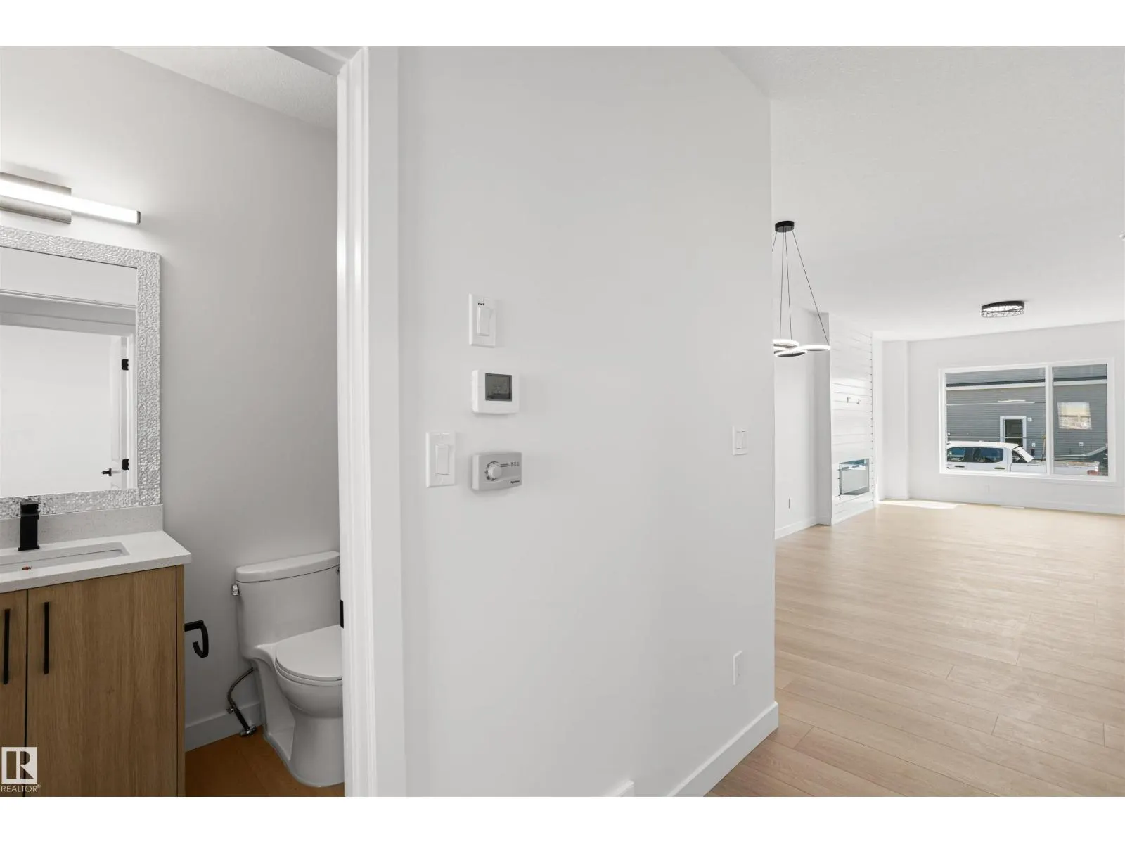 1508 209 ST NW