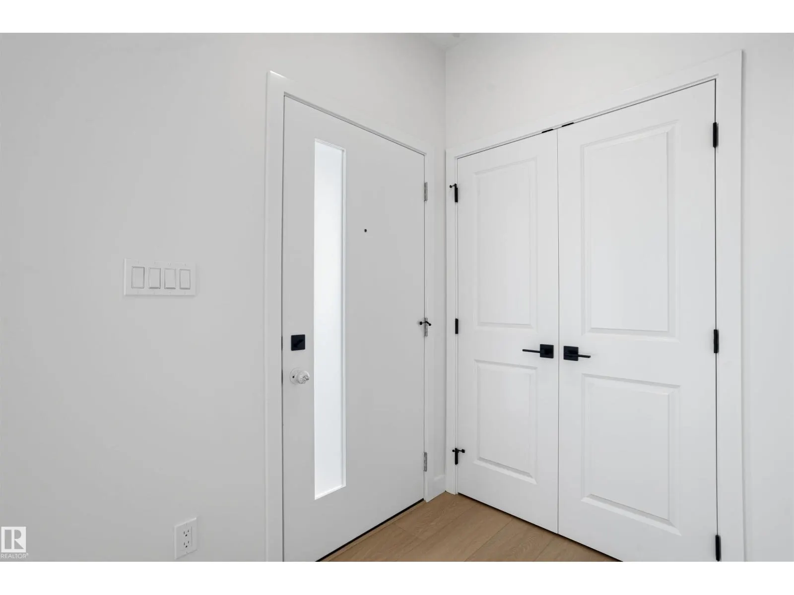 1508 209 ST NW