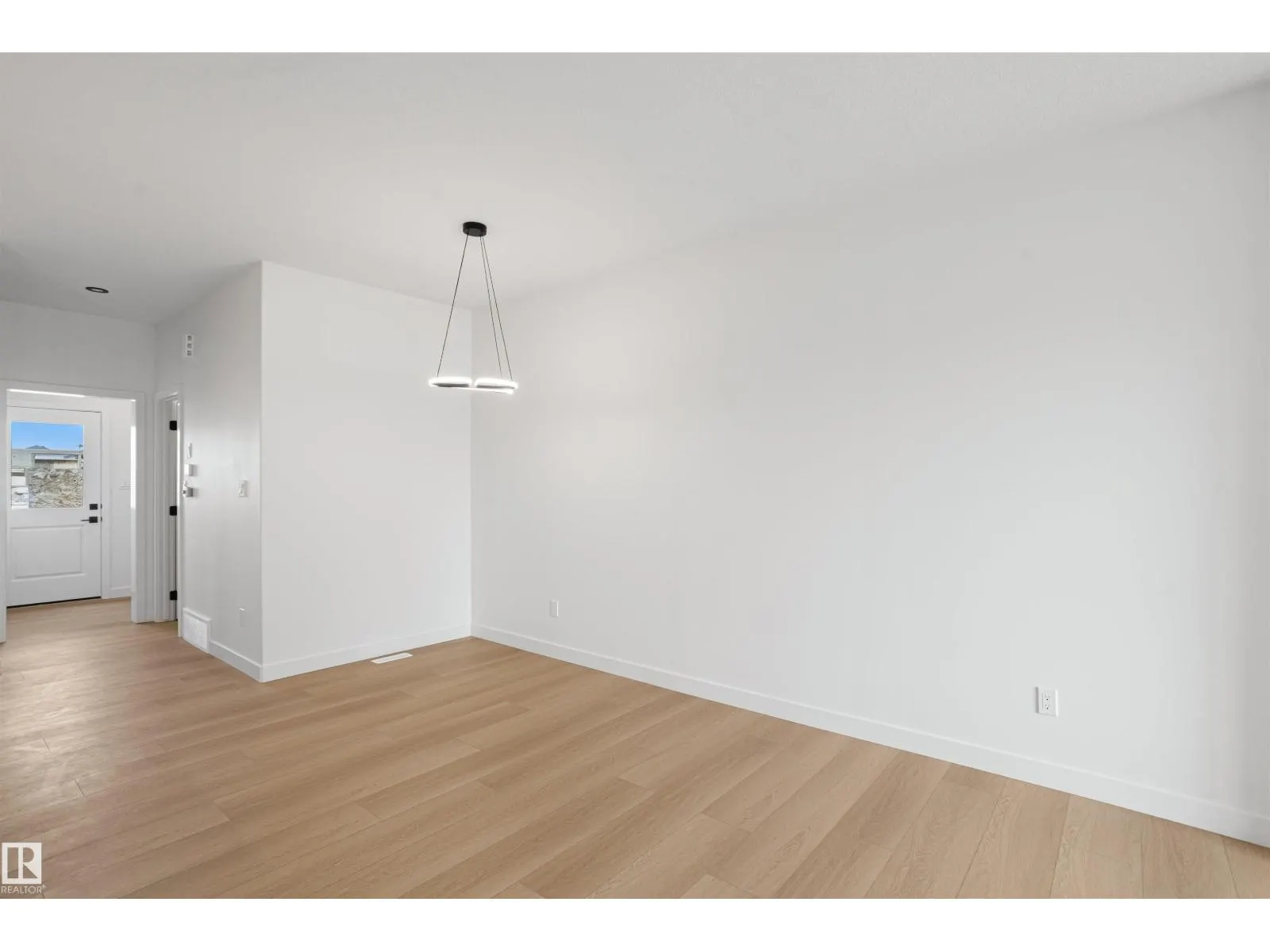 1508 209 ST NW