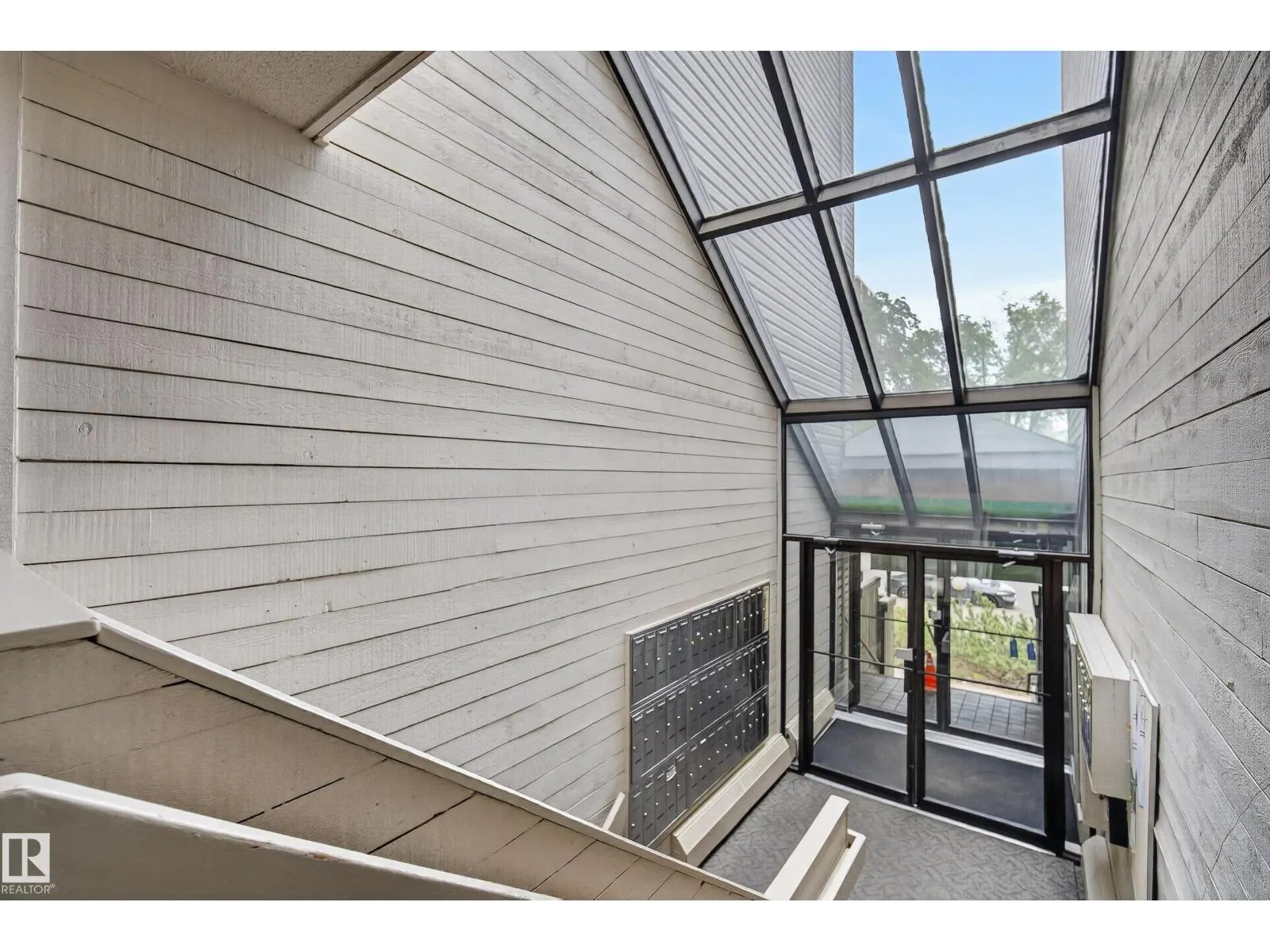 #302 10148 118 ST NW