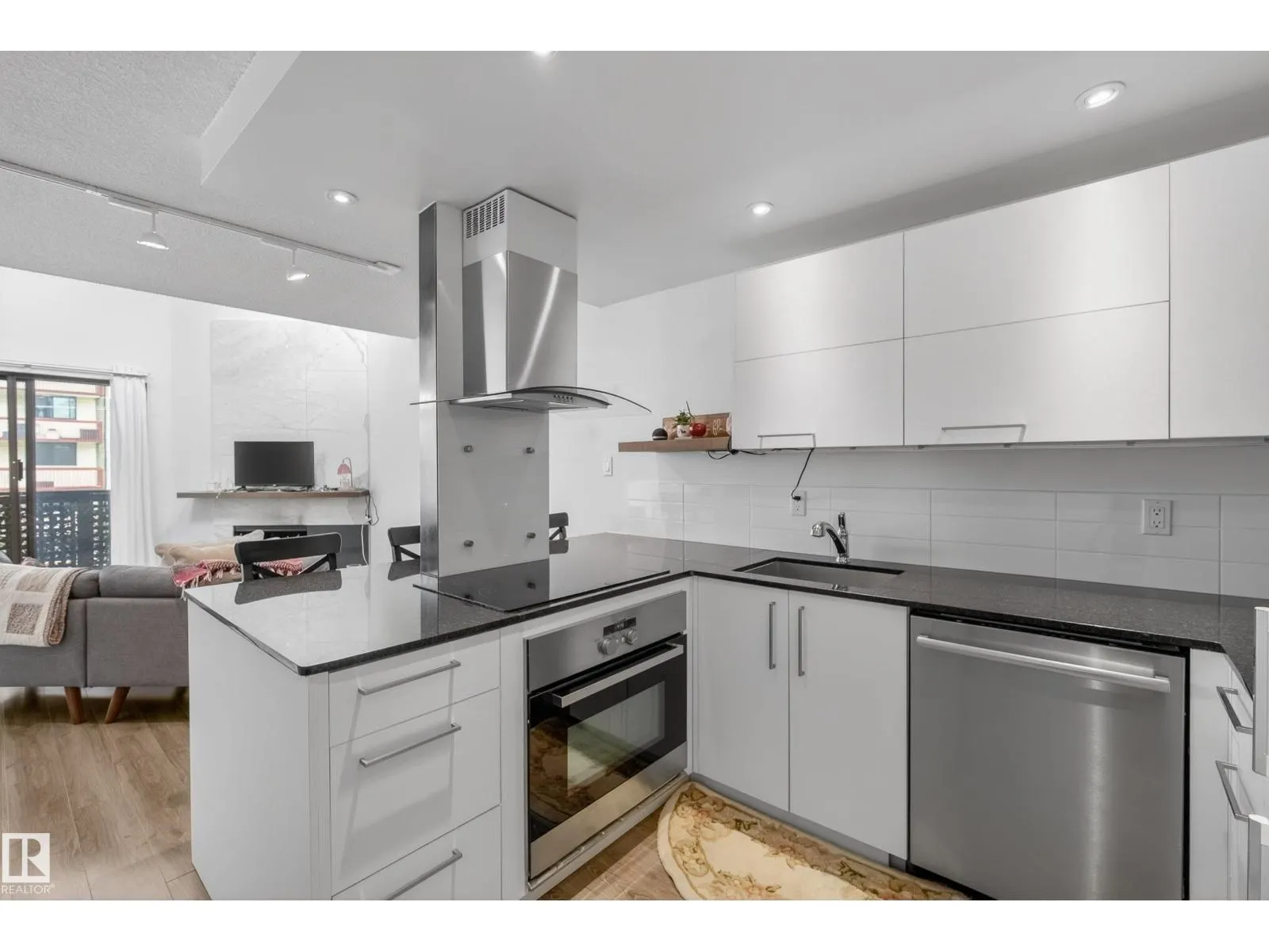 #302 10148 118 ST NW