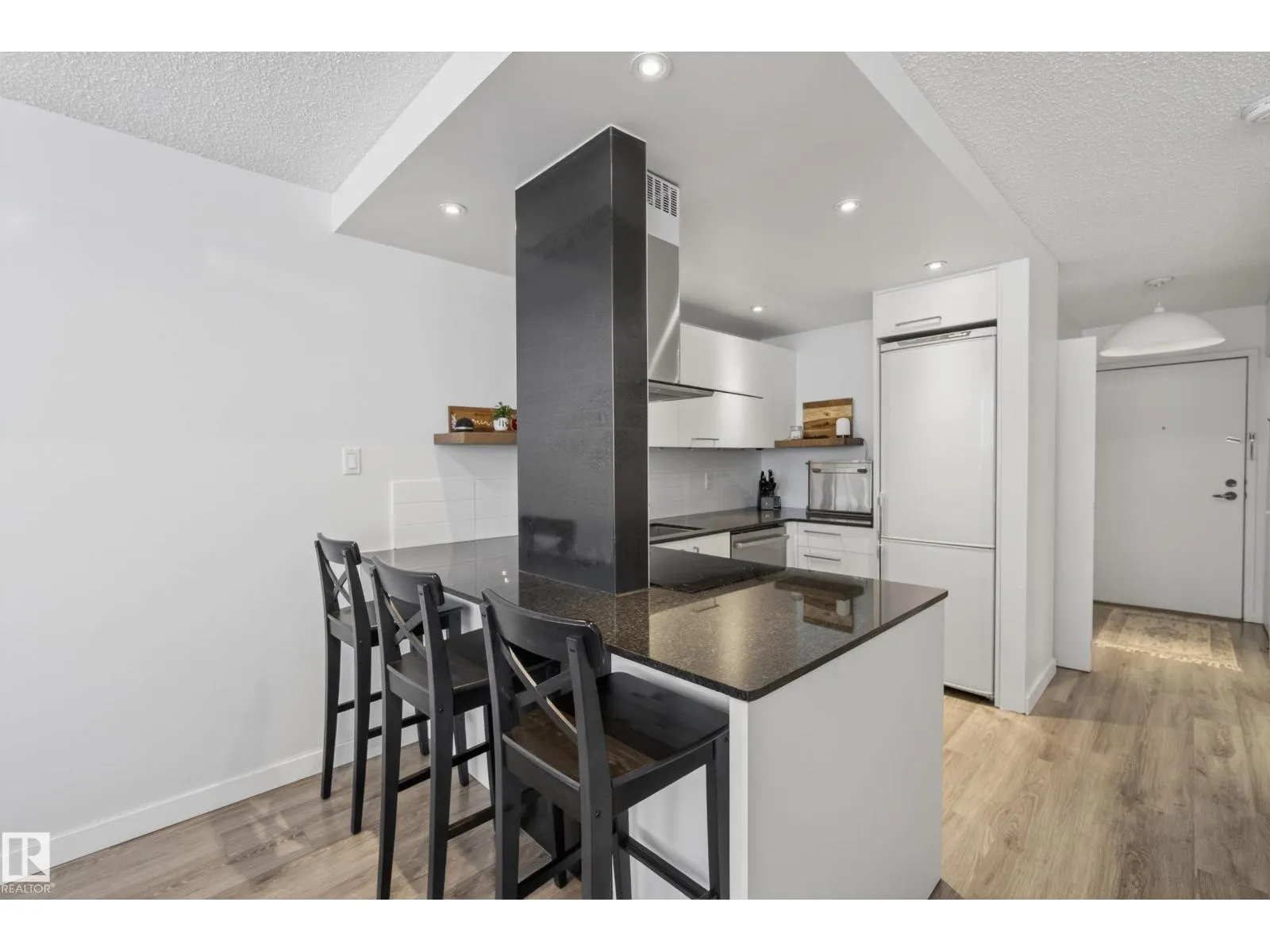 #302 10148 118 ST NW