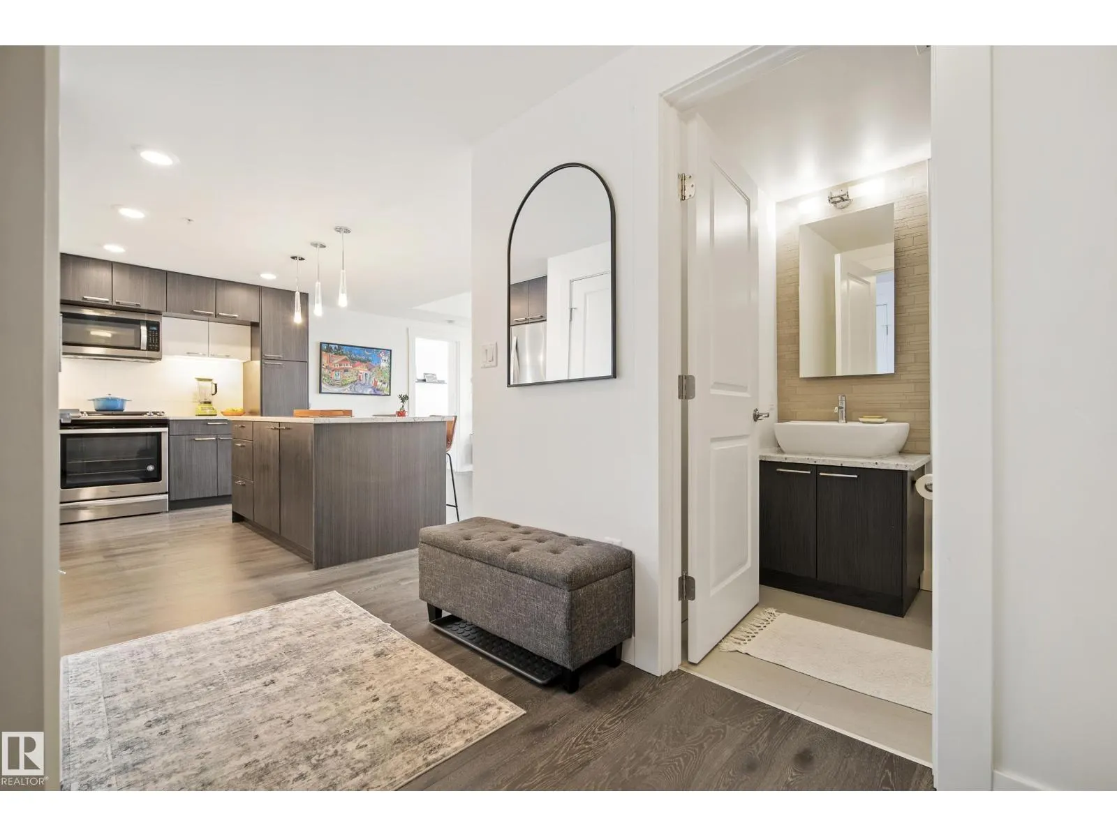 #2502 9720 106 ST NW