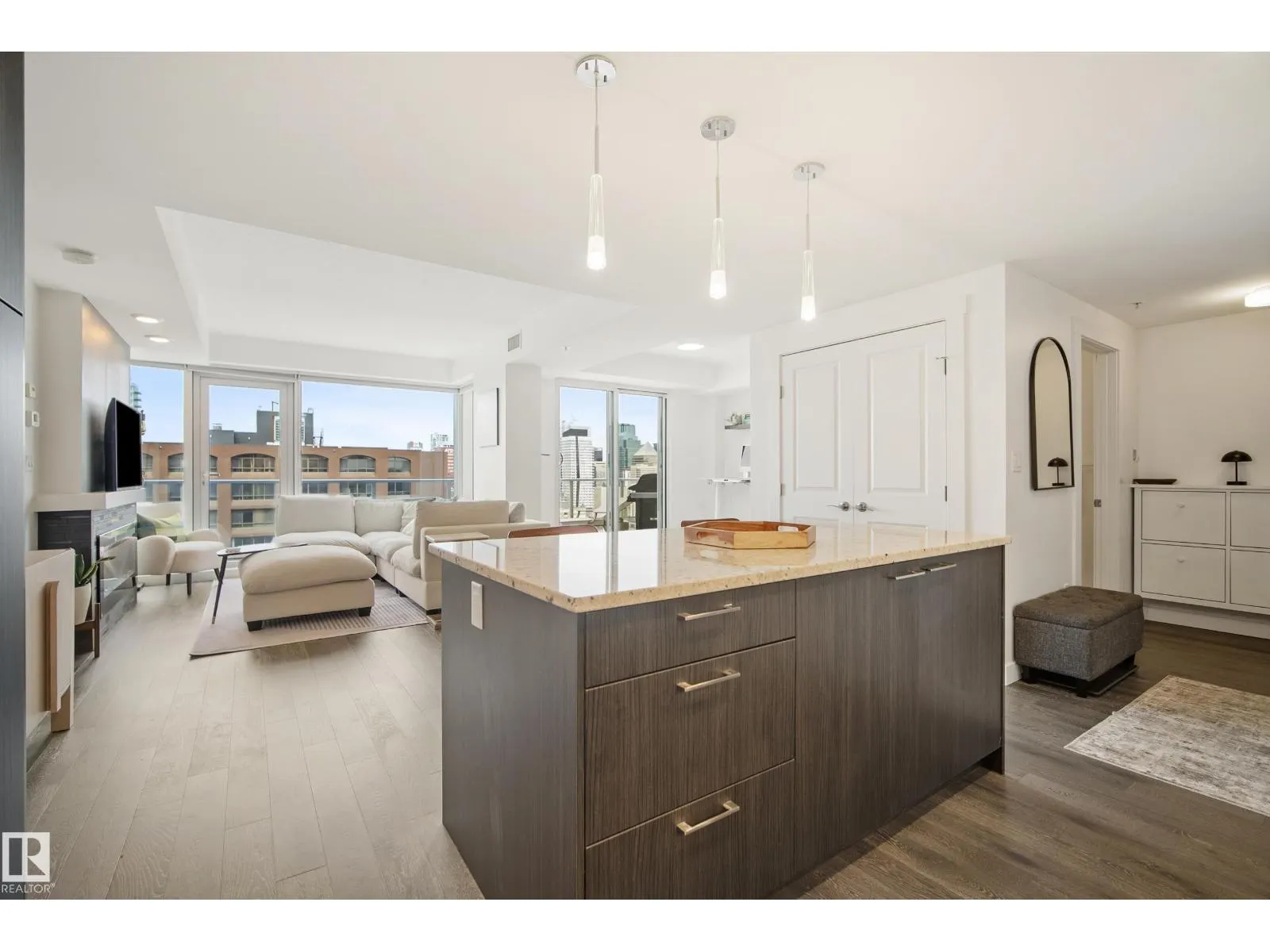 #2502 9720 106 ST NW