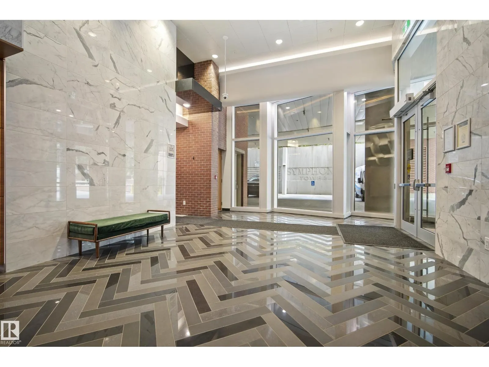 #2502 9720 106 ST NW