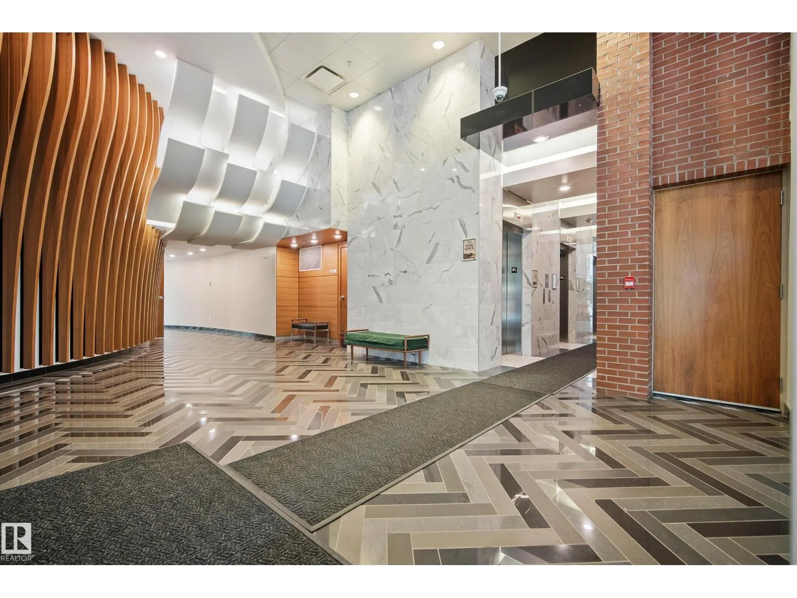 #2502 9720 106 ST NW