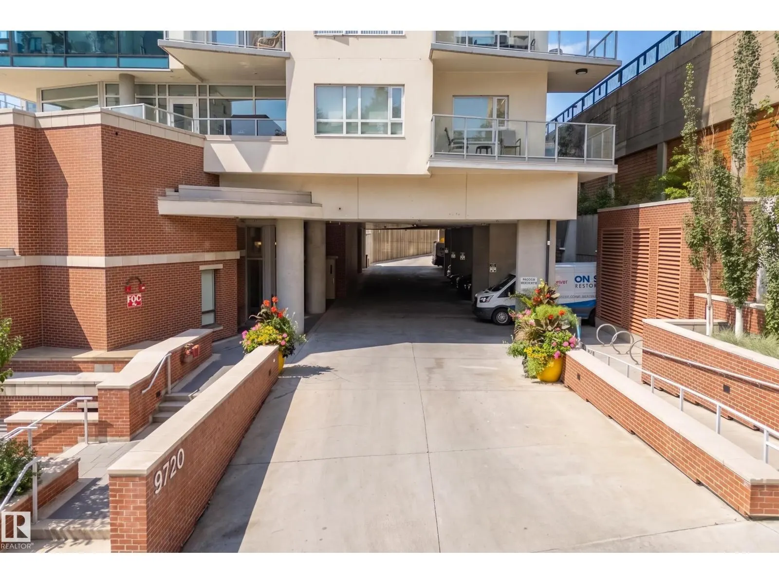 #2502 9720 106 ST NW