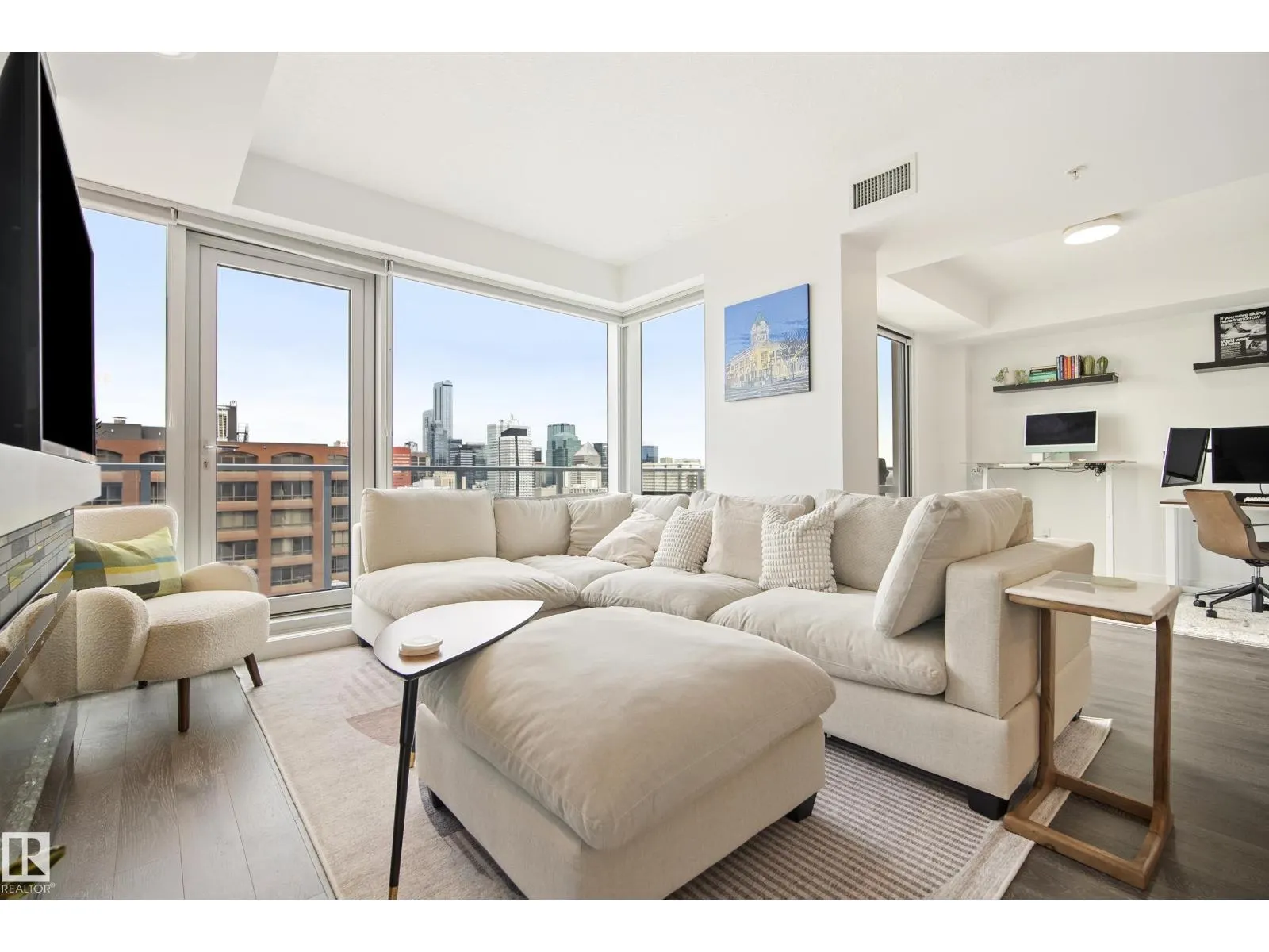 #2502 9720 106 ST NW