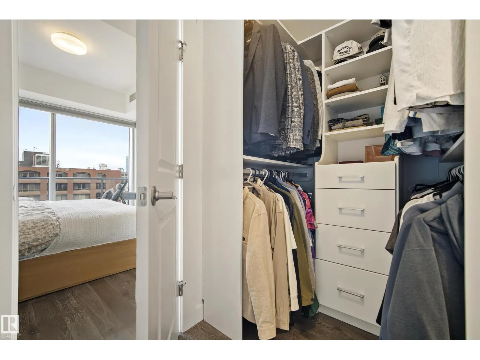 #2502 9720 106 ST NW