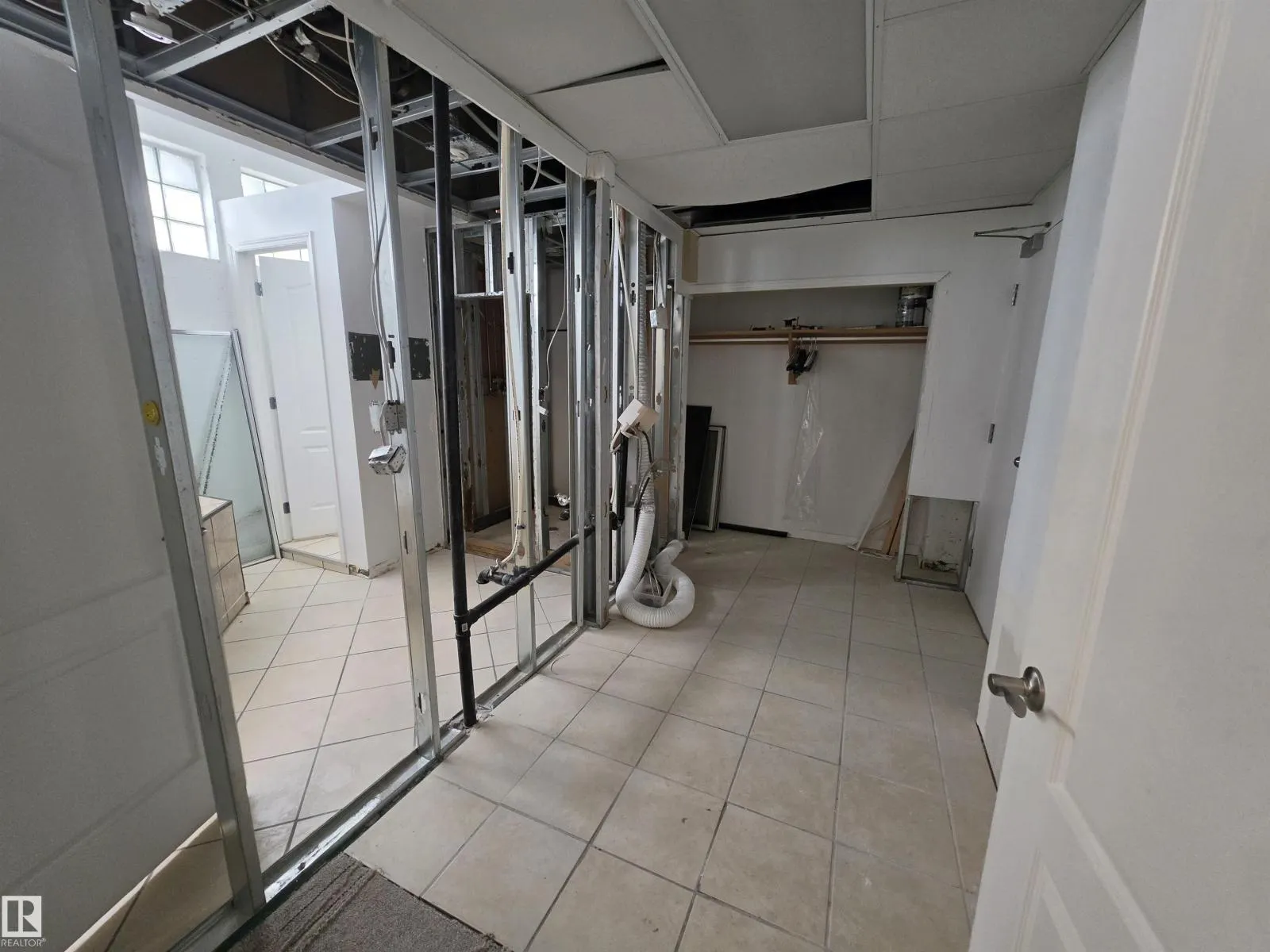 #101 10355 105 ST NW