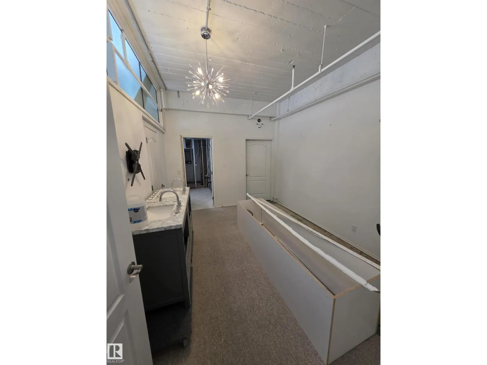 #101 10355 105 ST NW