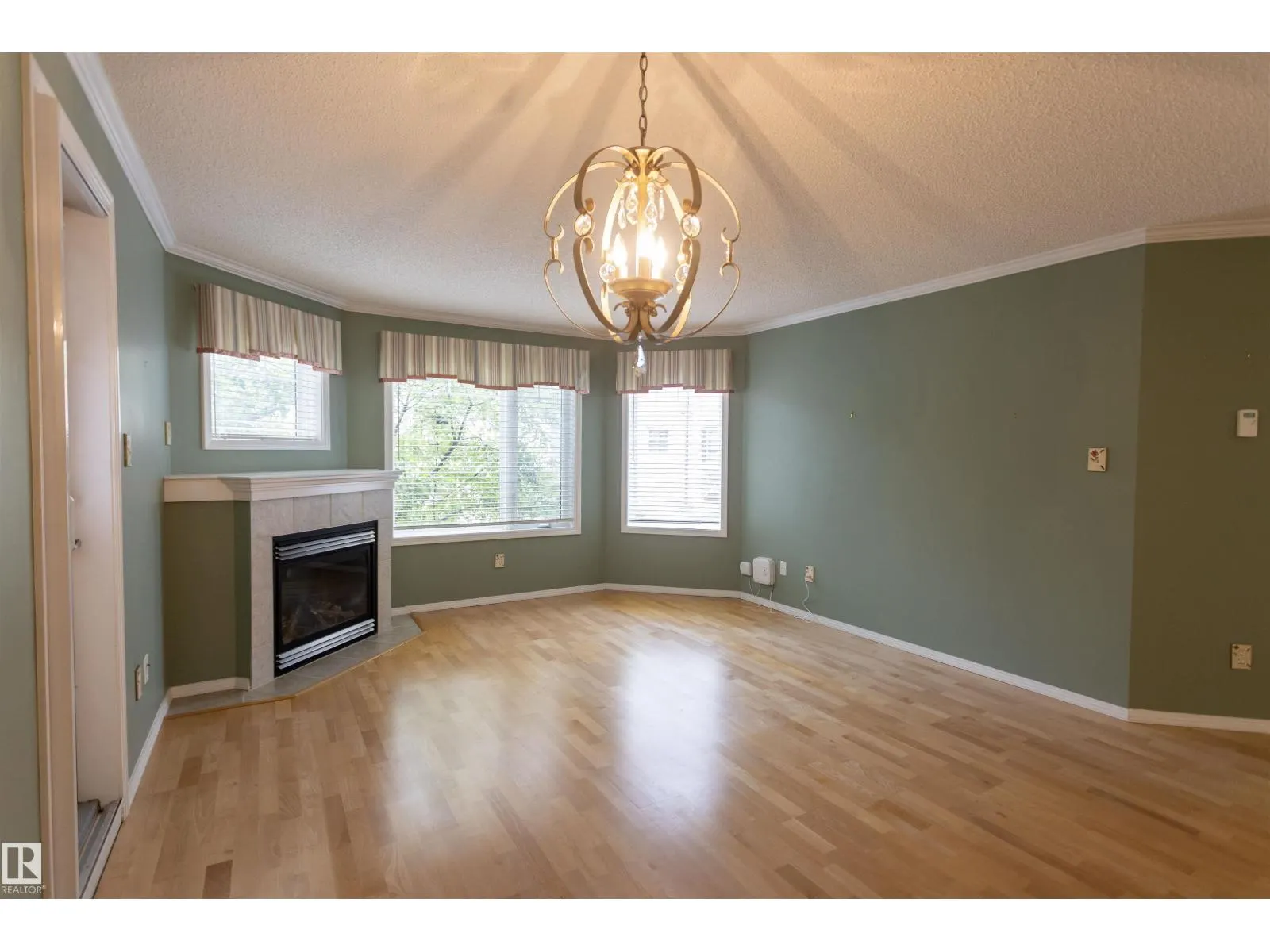 #204 2420 108 ST NW