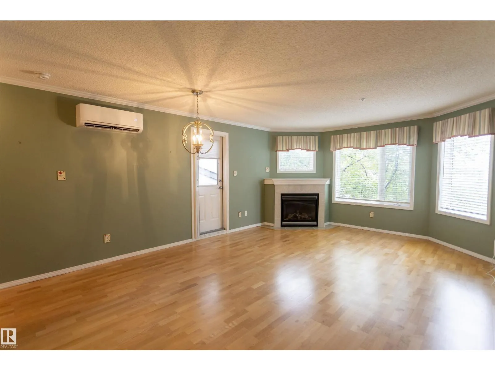 #204 2420 108 ST NW