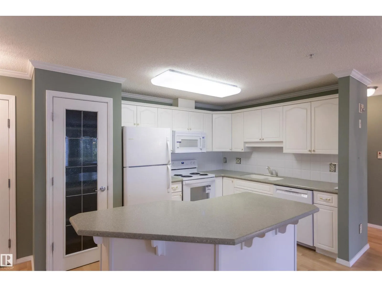 #204 2420 108 ST NW