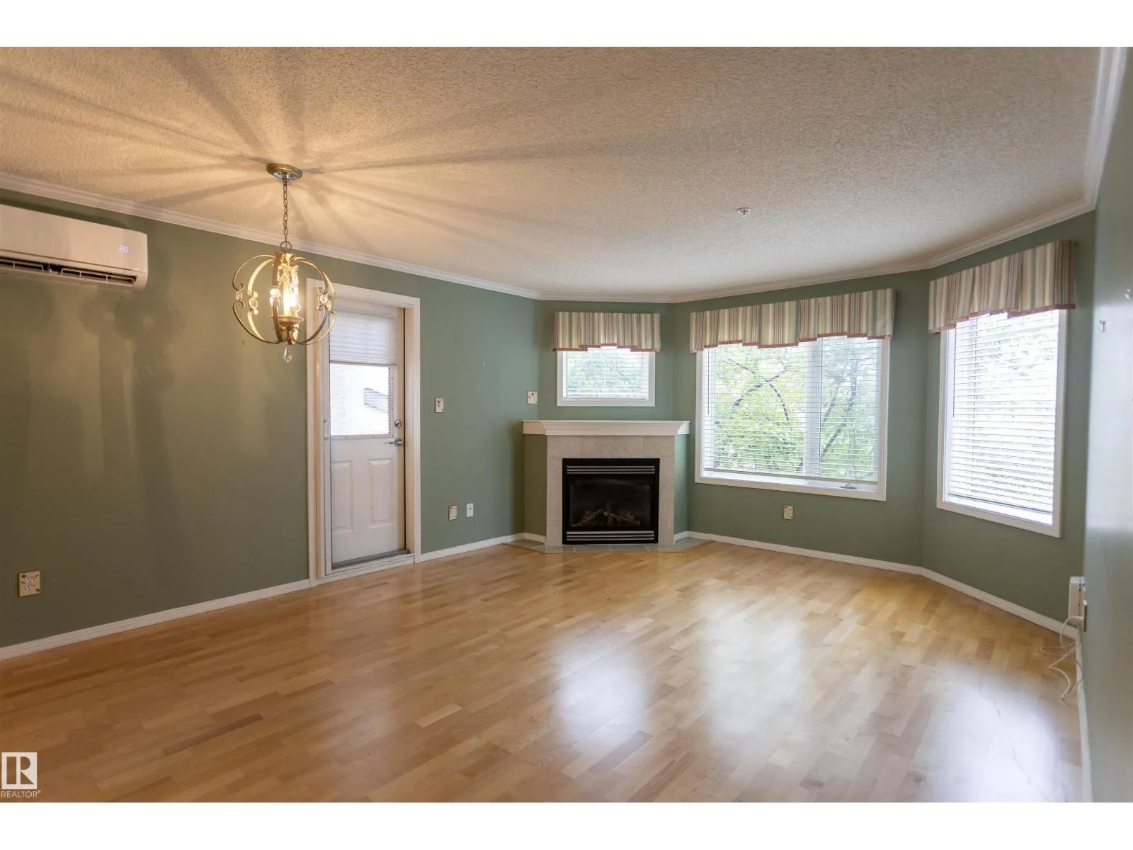 #204 2420 108 ST NW