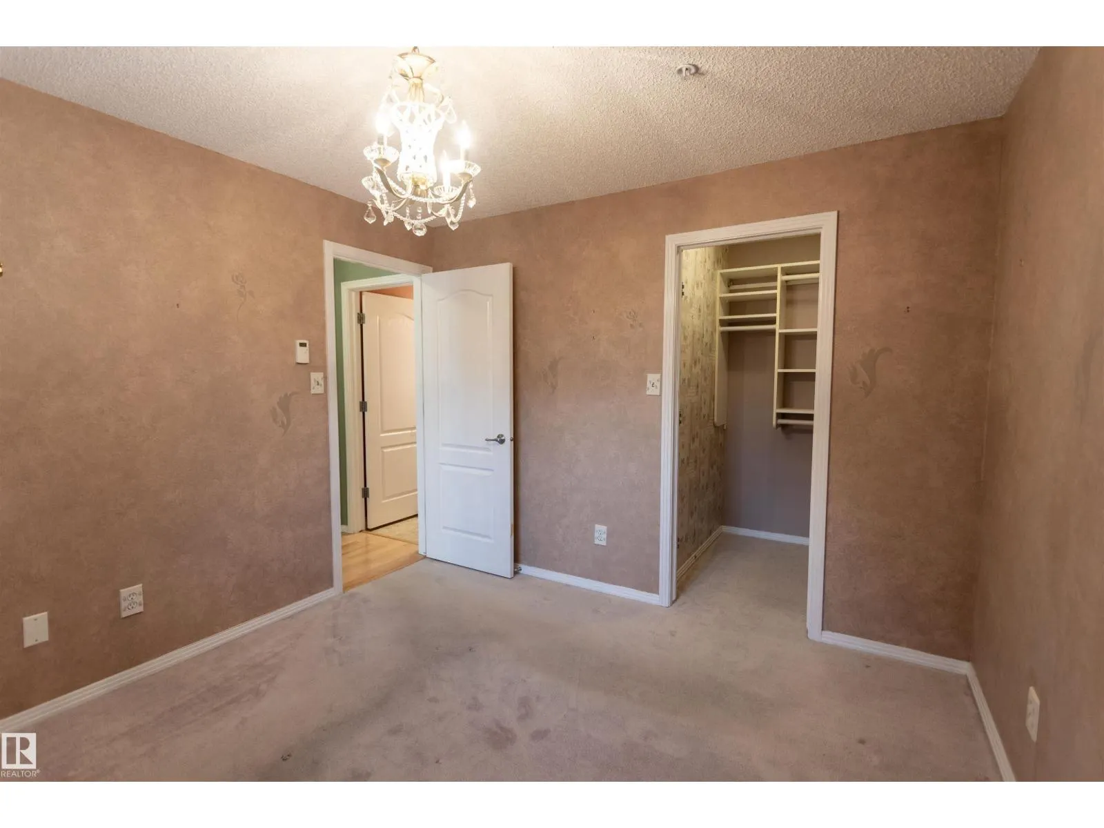 #204 2420 108 ST NW