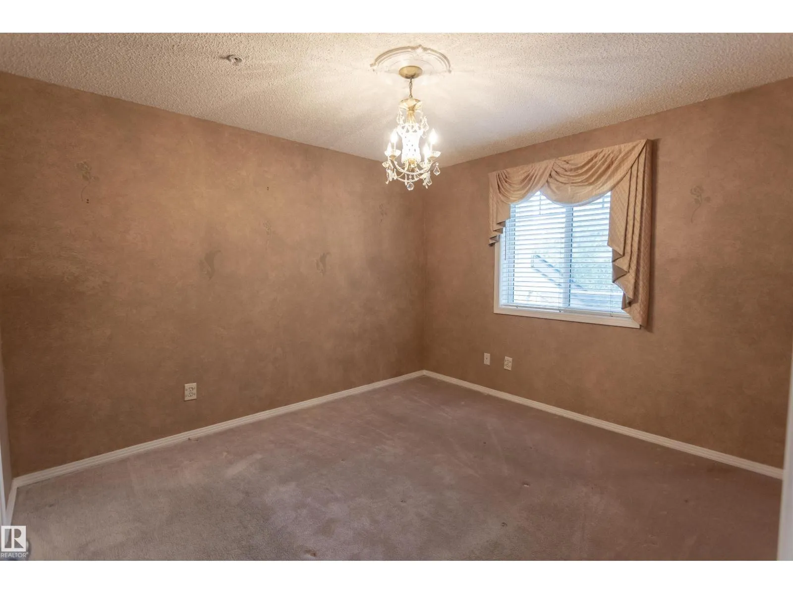#204 2420 108 ST NW